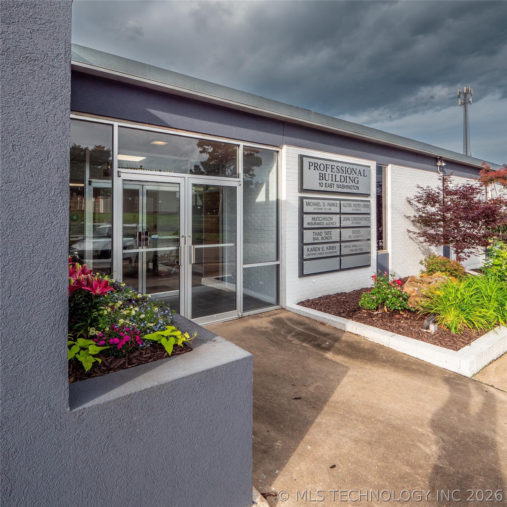 10 E Washington Avenue — photo