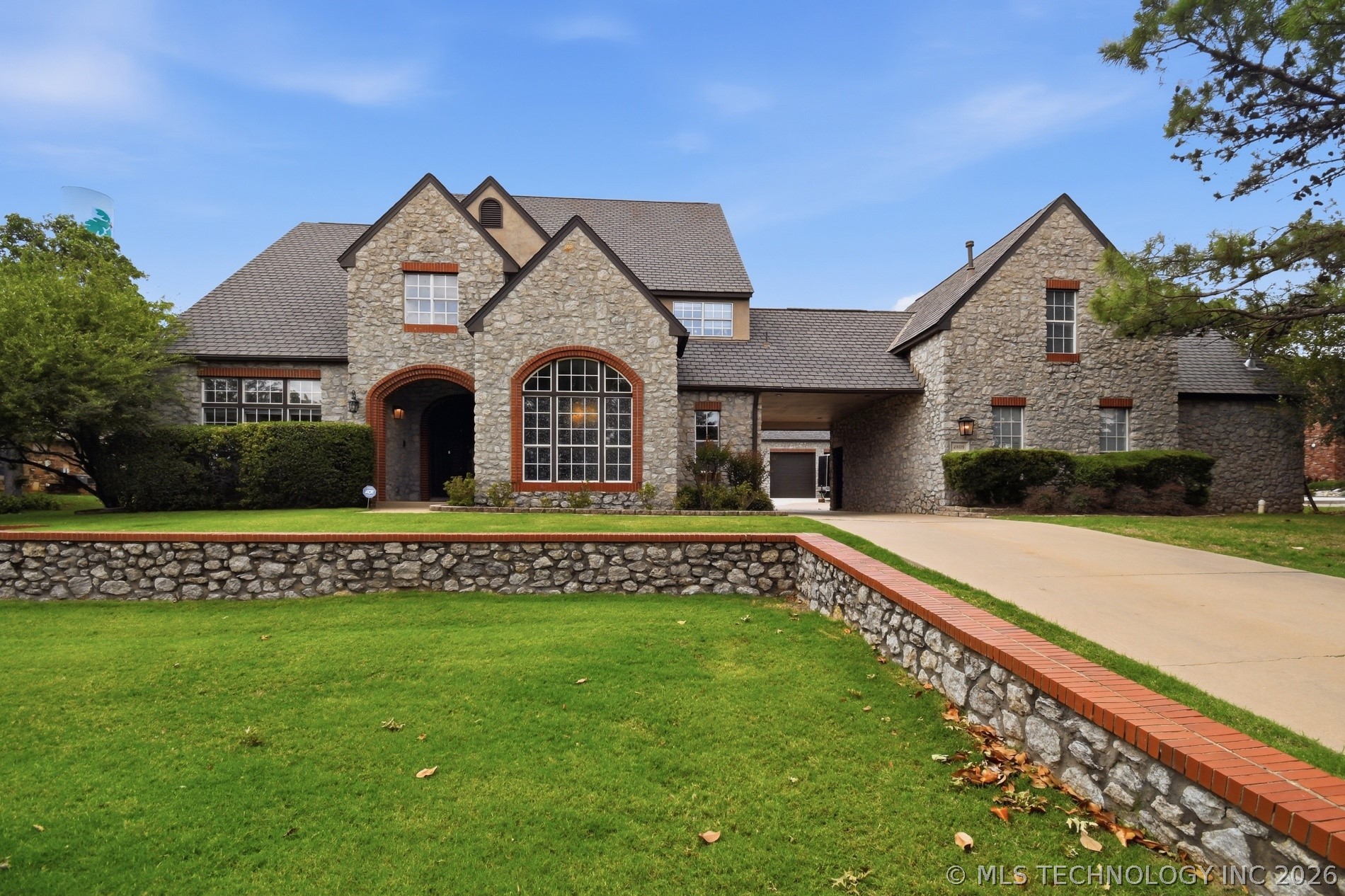 4809 Oak Leaf Drive — photo