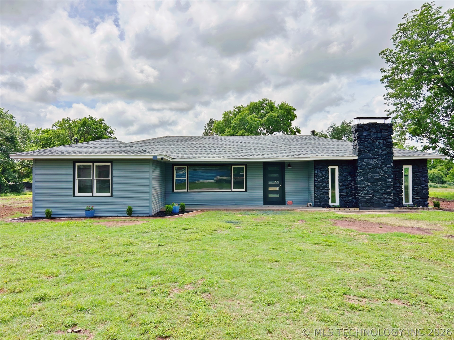 27197 Maiden Lane — photo