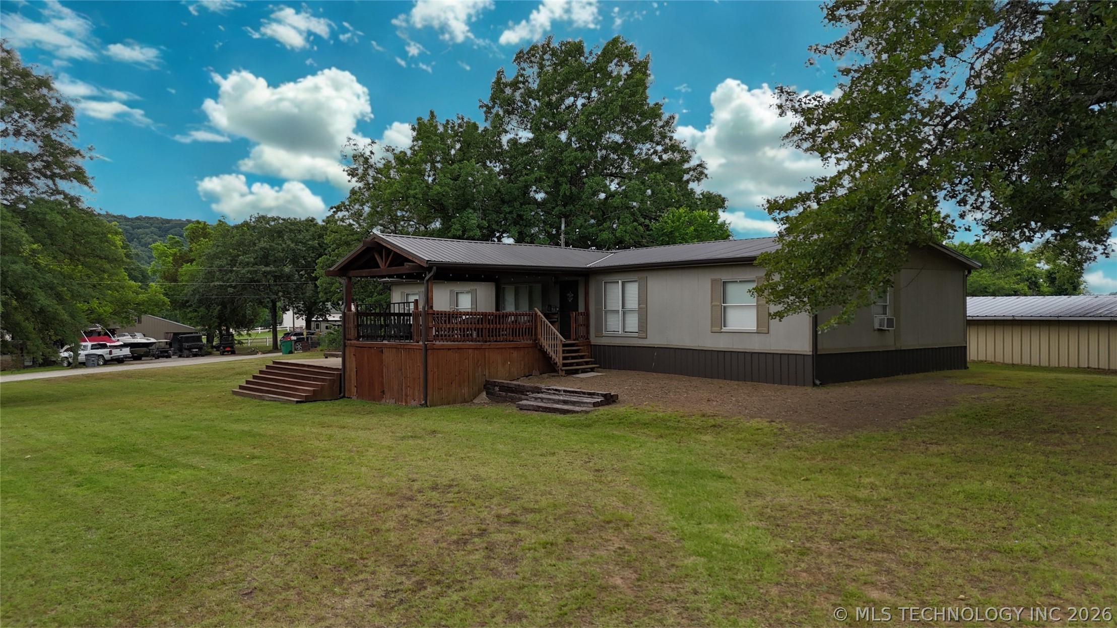 23 Holiday Village — photo