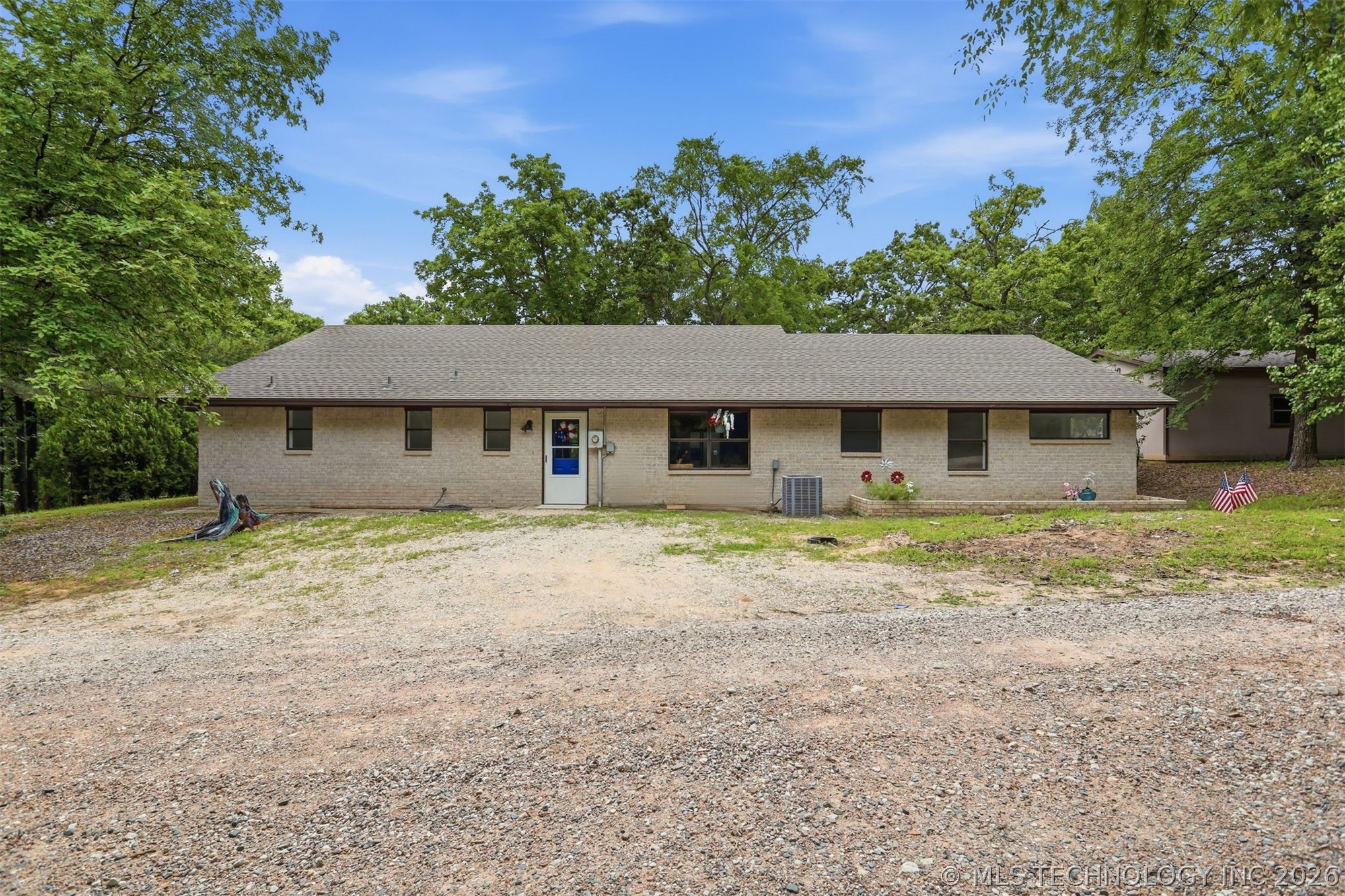 2702 Redbud Lane — photo