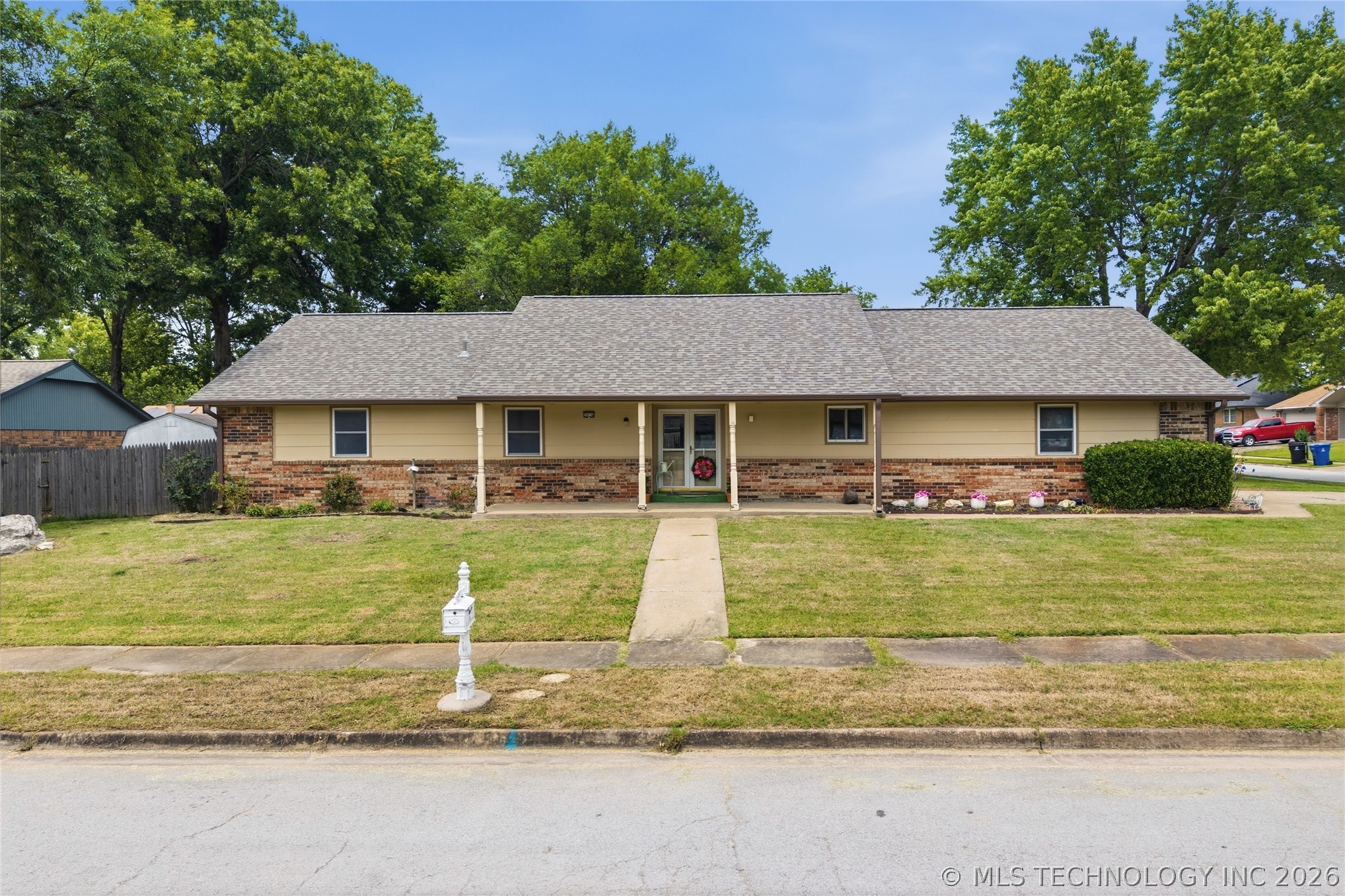 3016 E Knoxville Street — photo