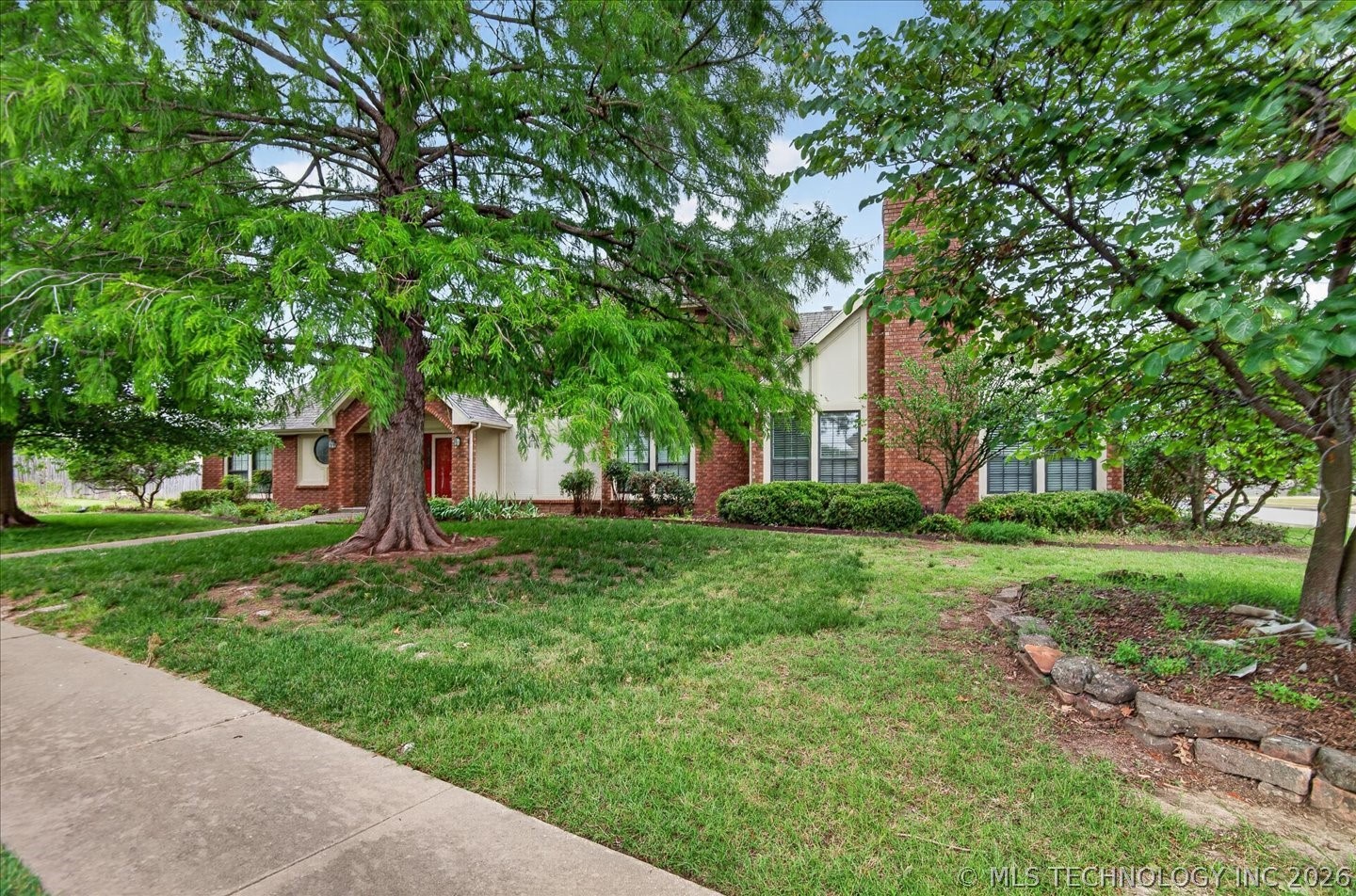 3116 Camelot Drive — photo