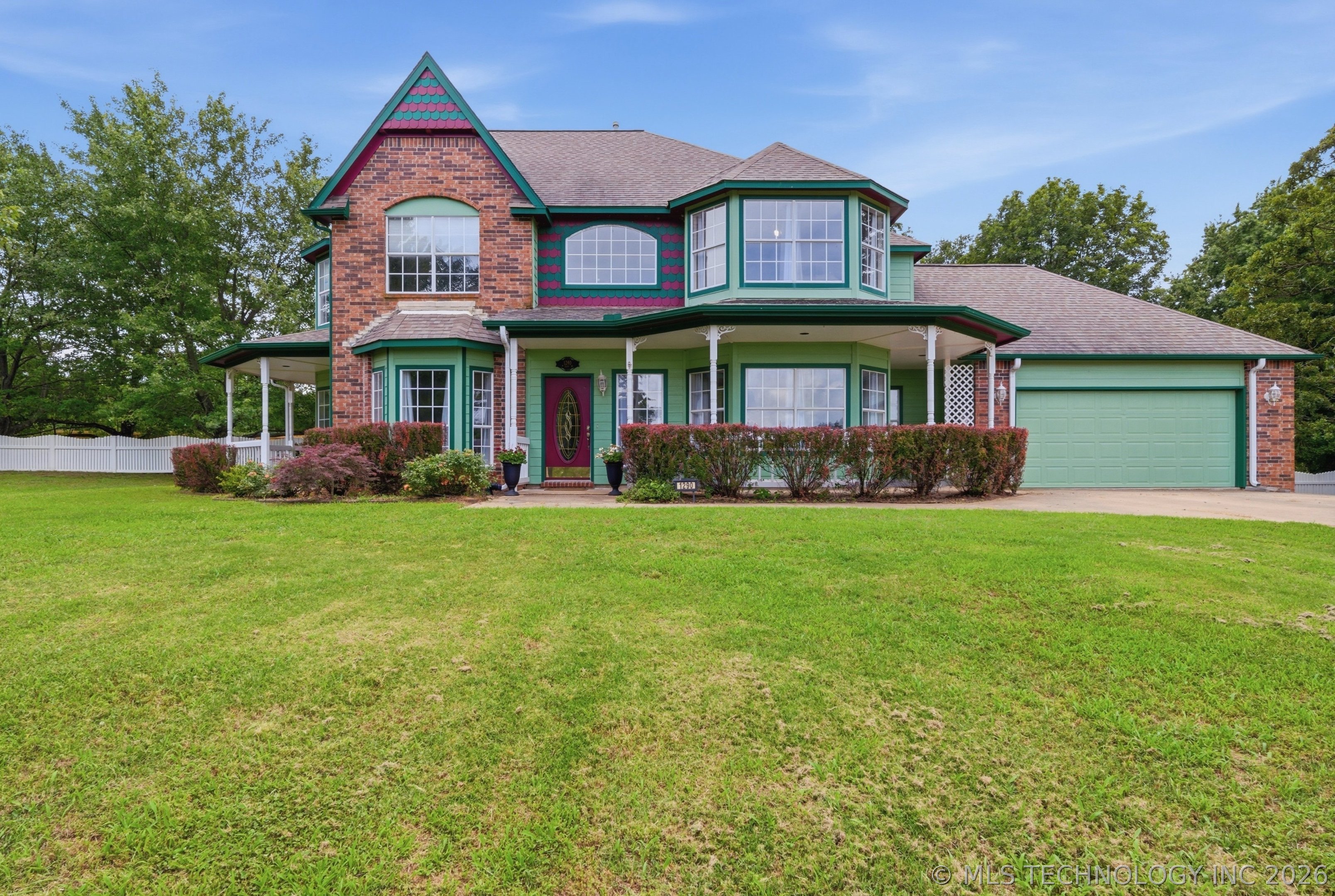 1290 N Cliff Drive — photo