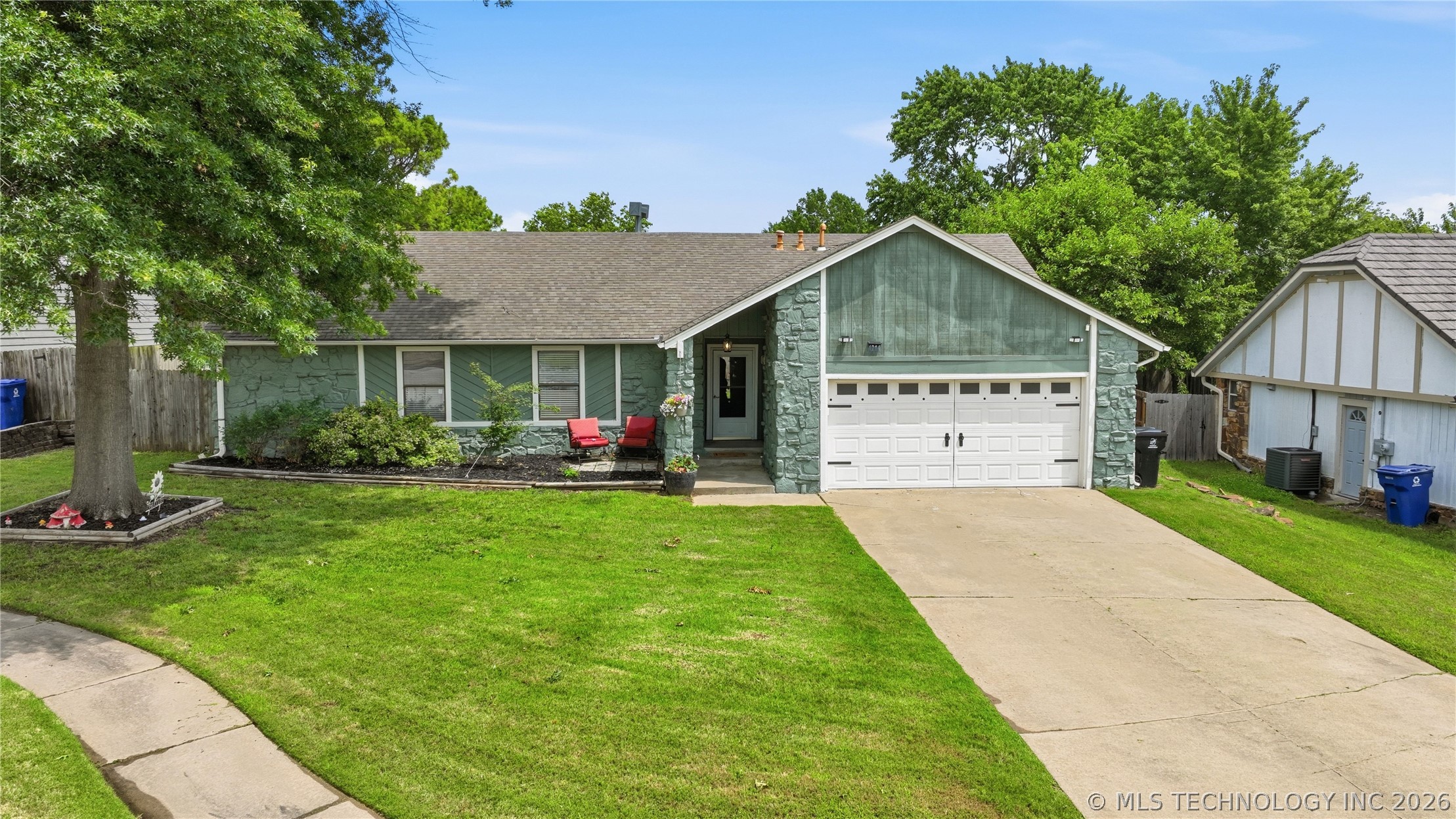 4214 W Urbana Court — photo