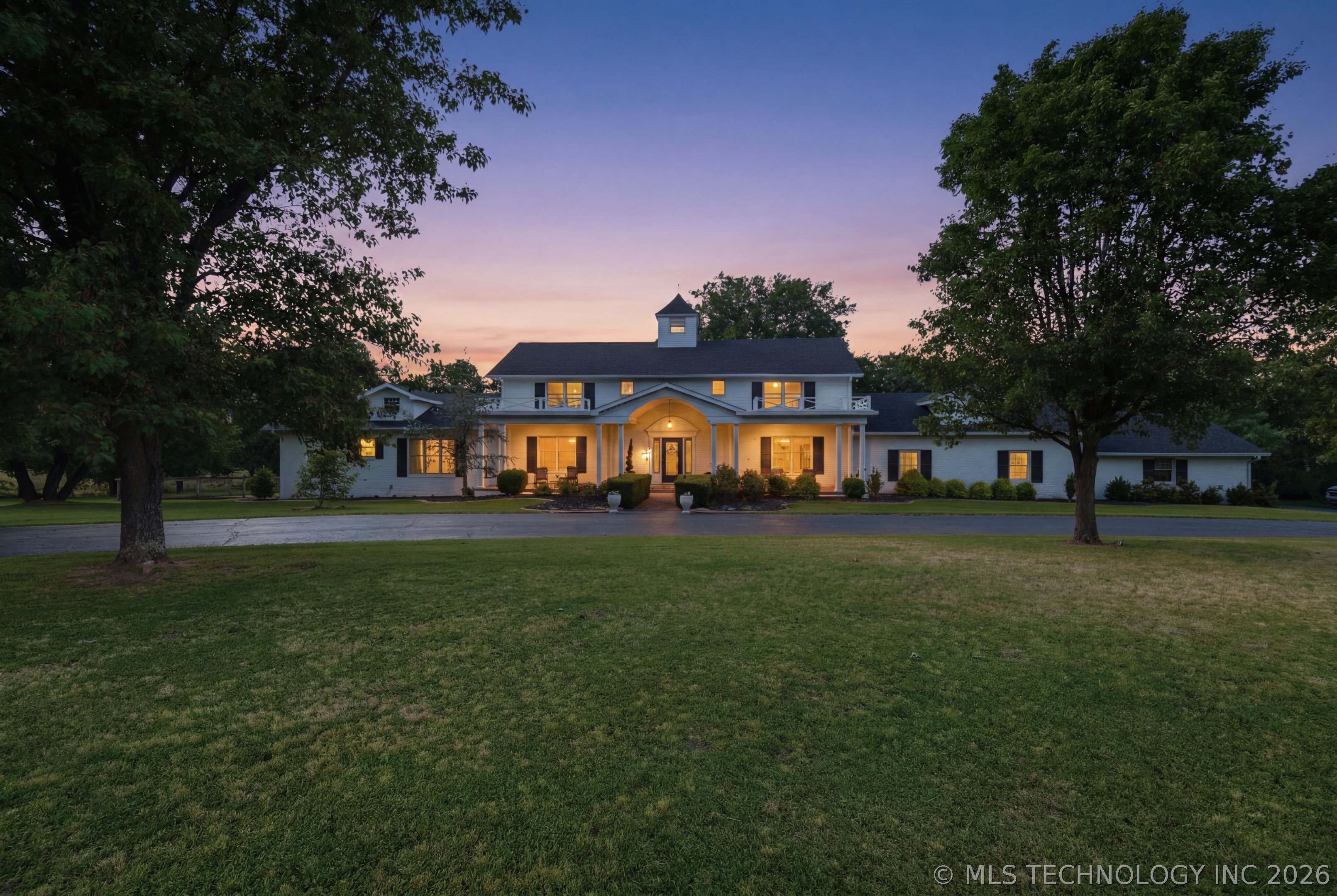 631 Rolling Oaks Place — photo