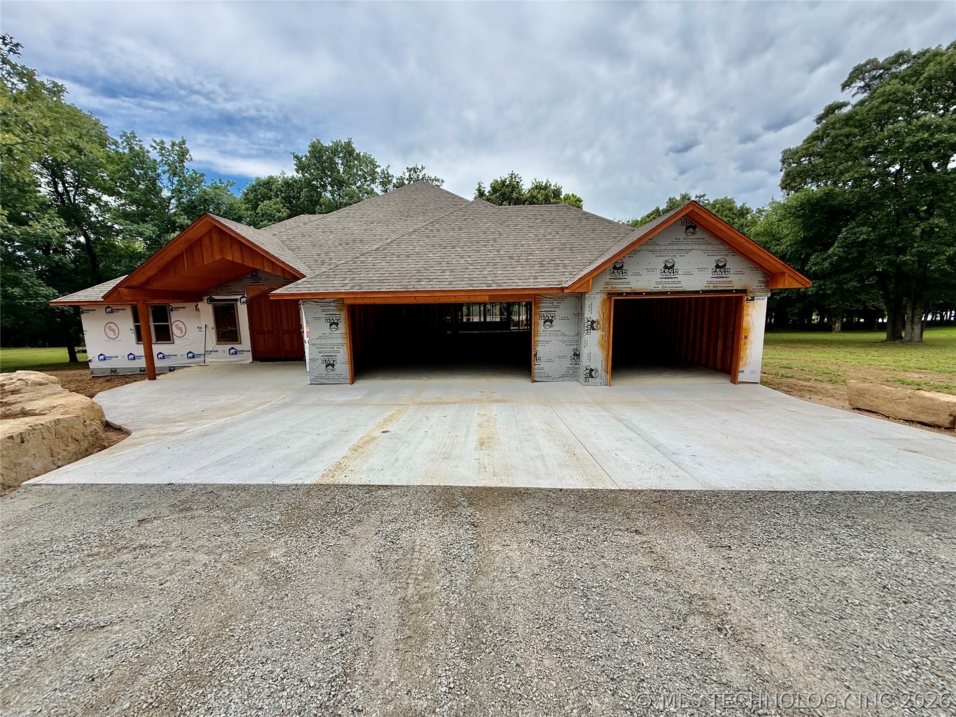 418210 E 1200 — photo