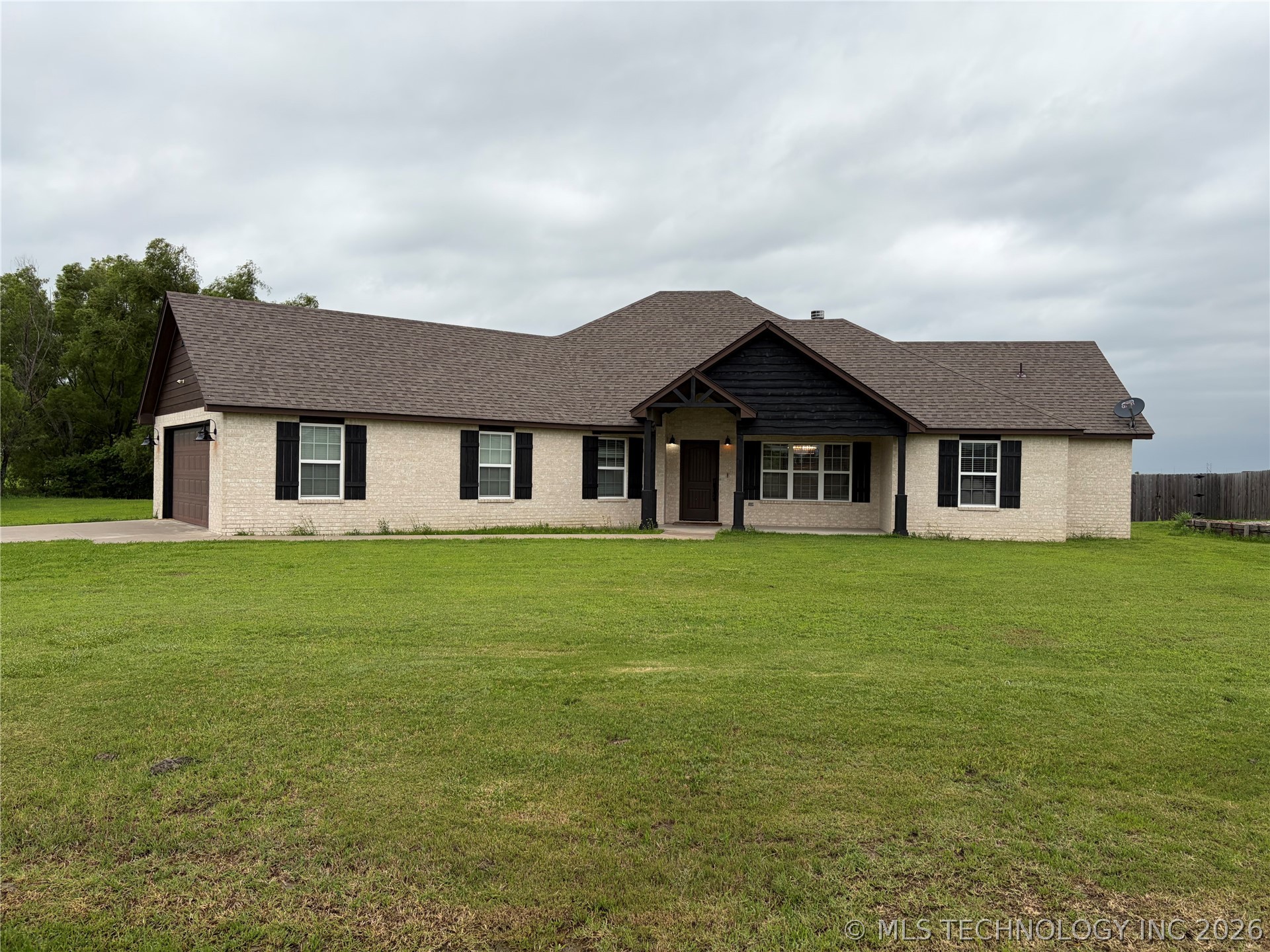 73 E 498 Circle — photo