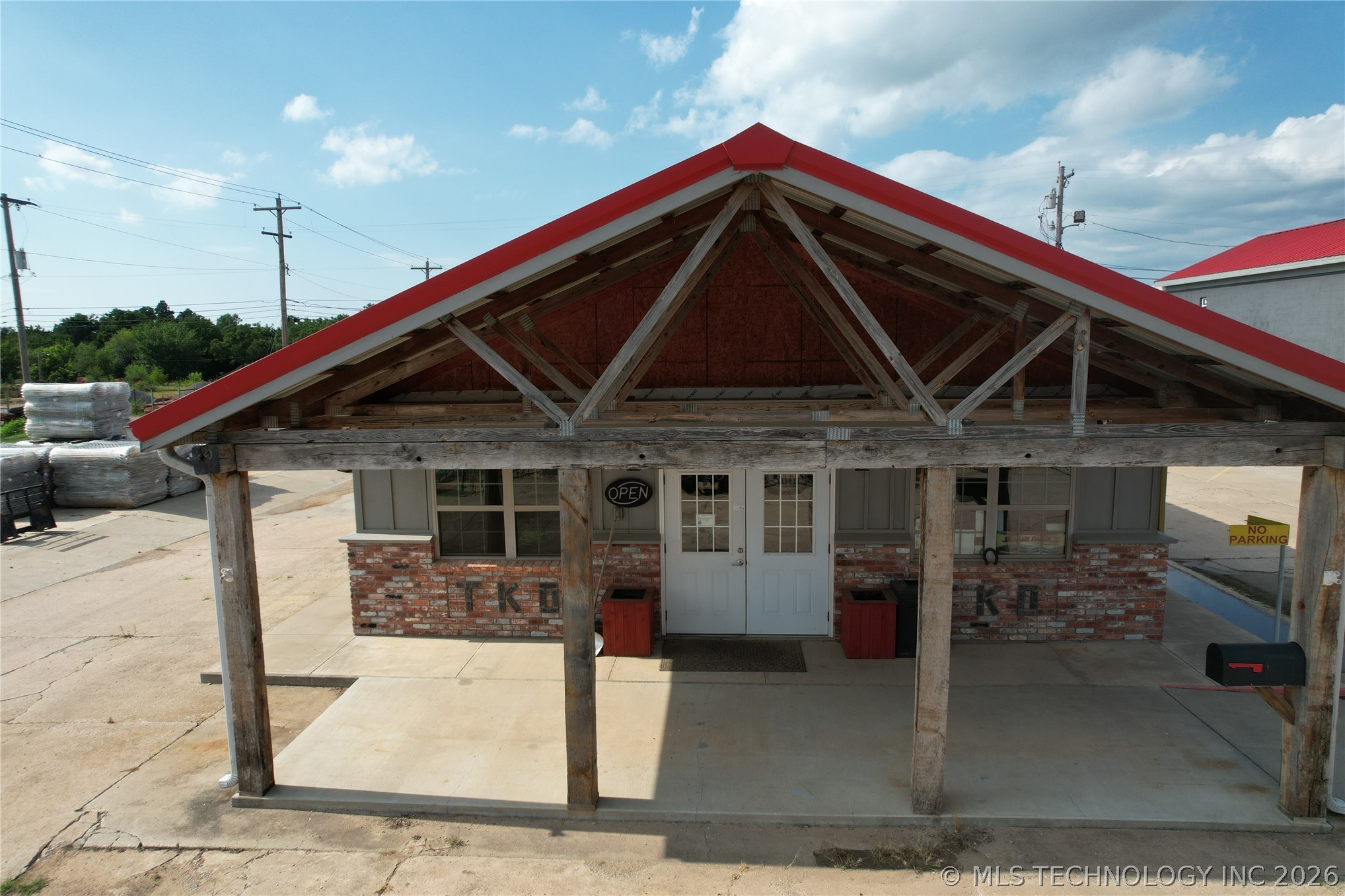302 E Main Street — photo