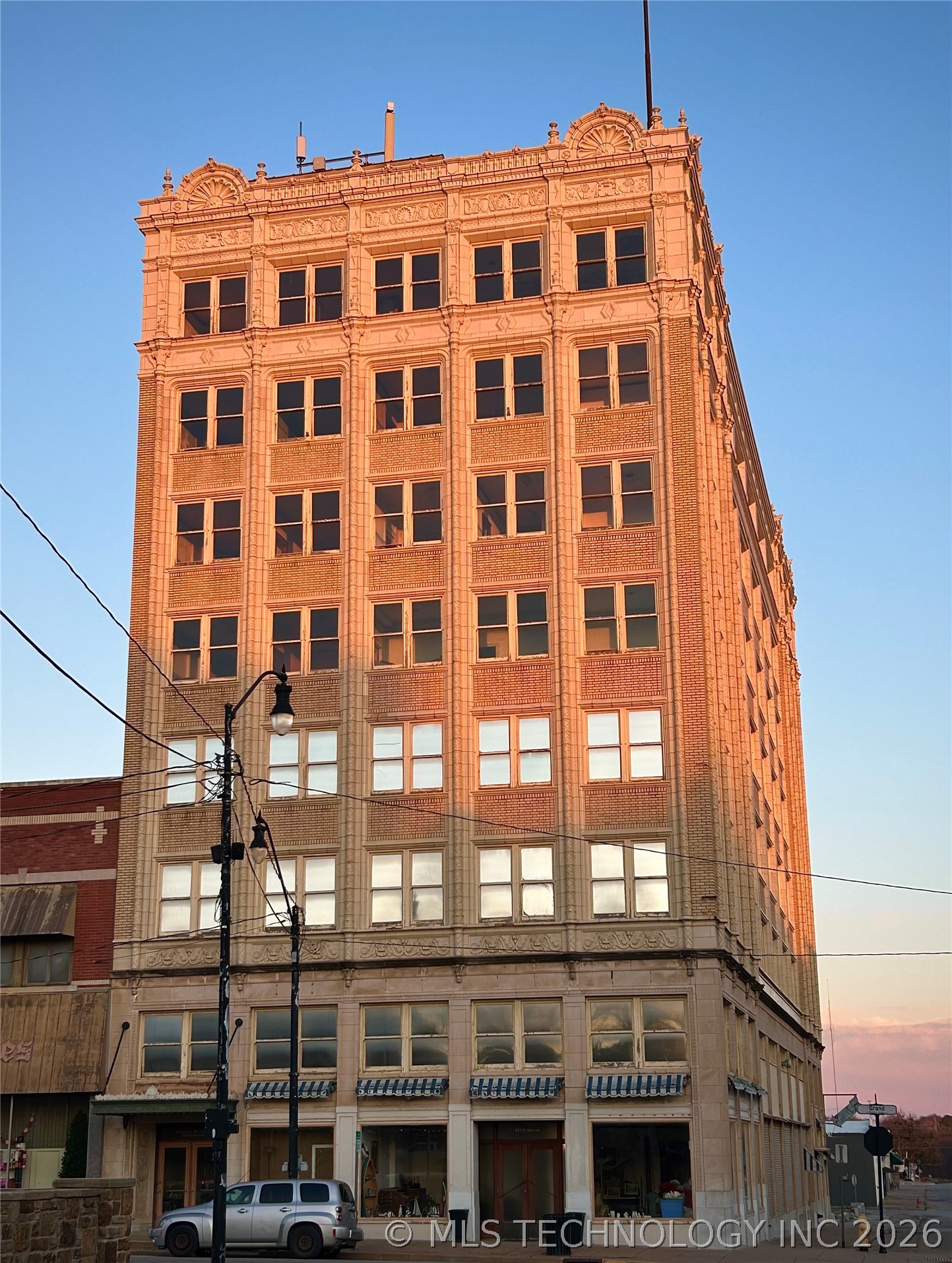 117 S Grand Avenue — photo