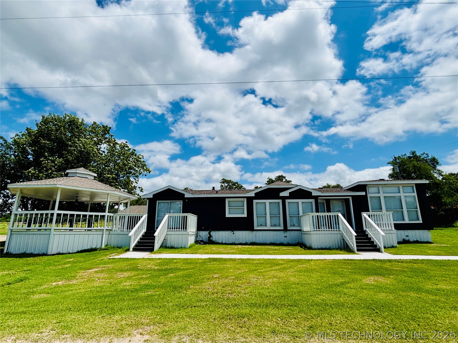 85 Williams Drive — photo