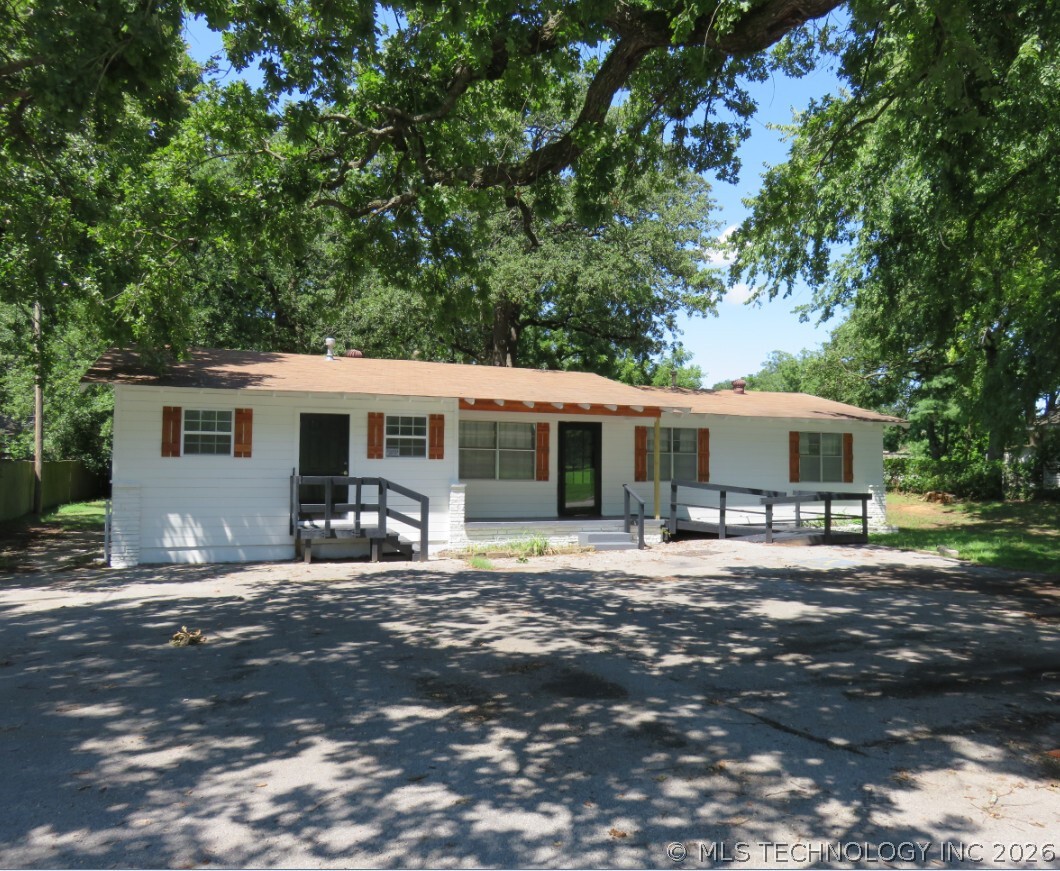1239 W Main Street — photo