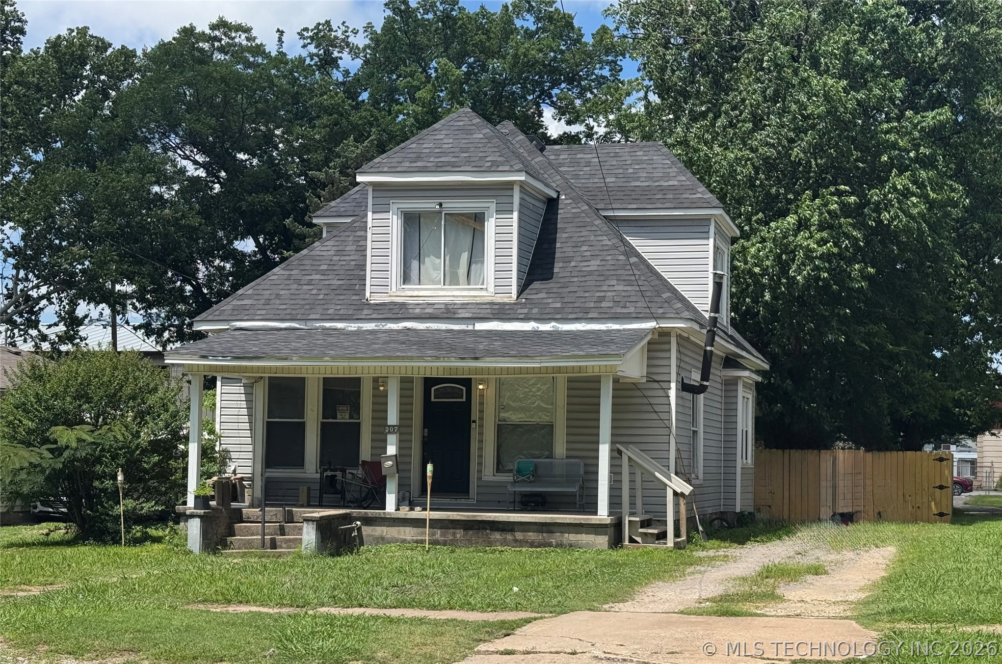 207 N State Street — photo