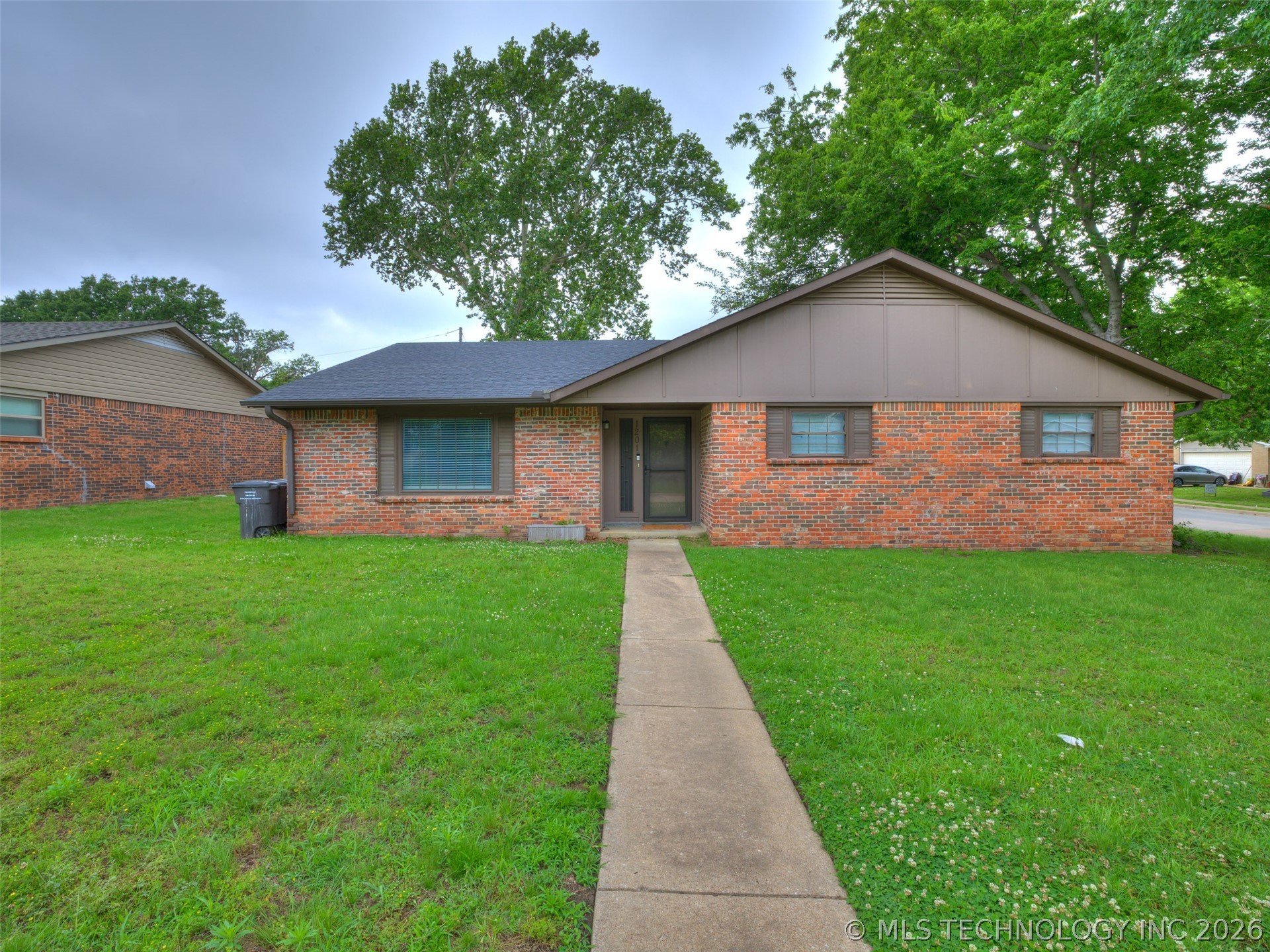 1201 Guinn Lane — photo