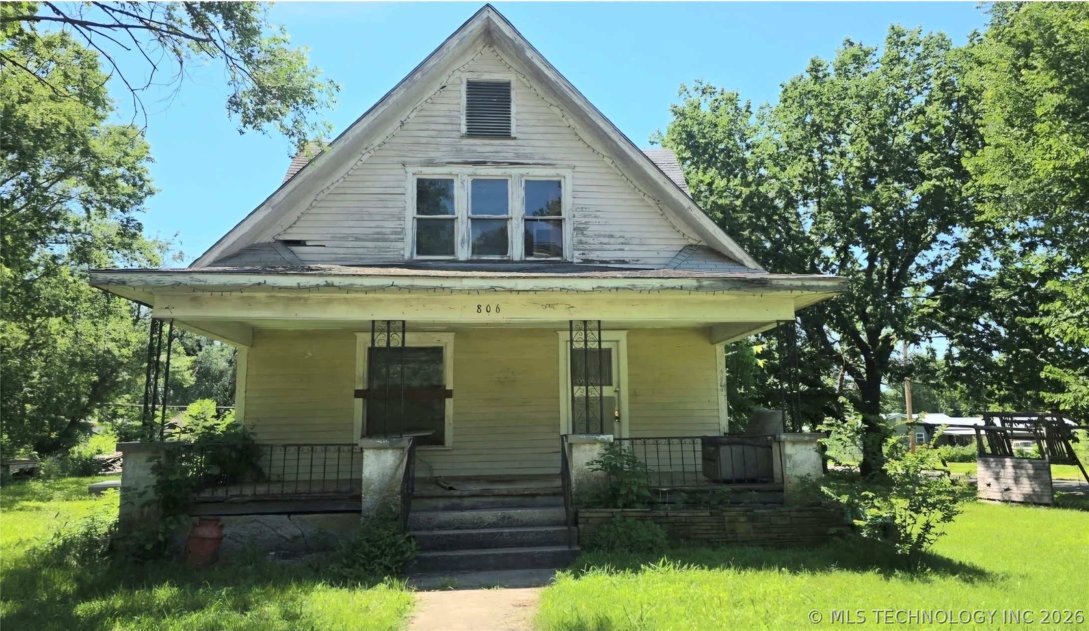 806 S Pecan Street — photo