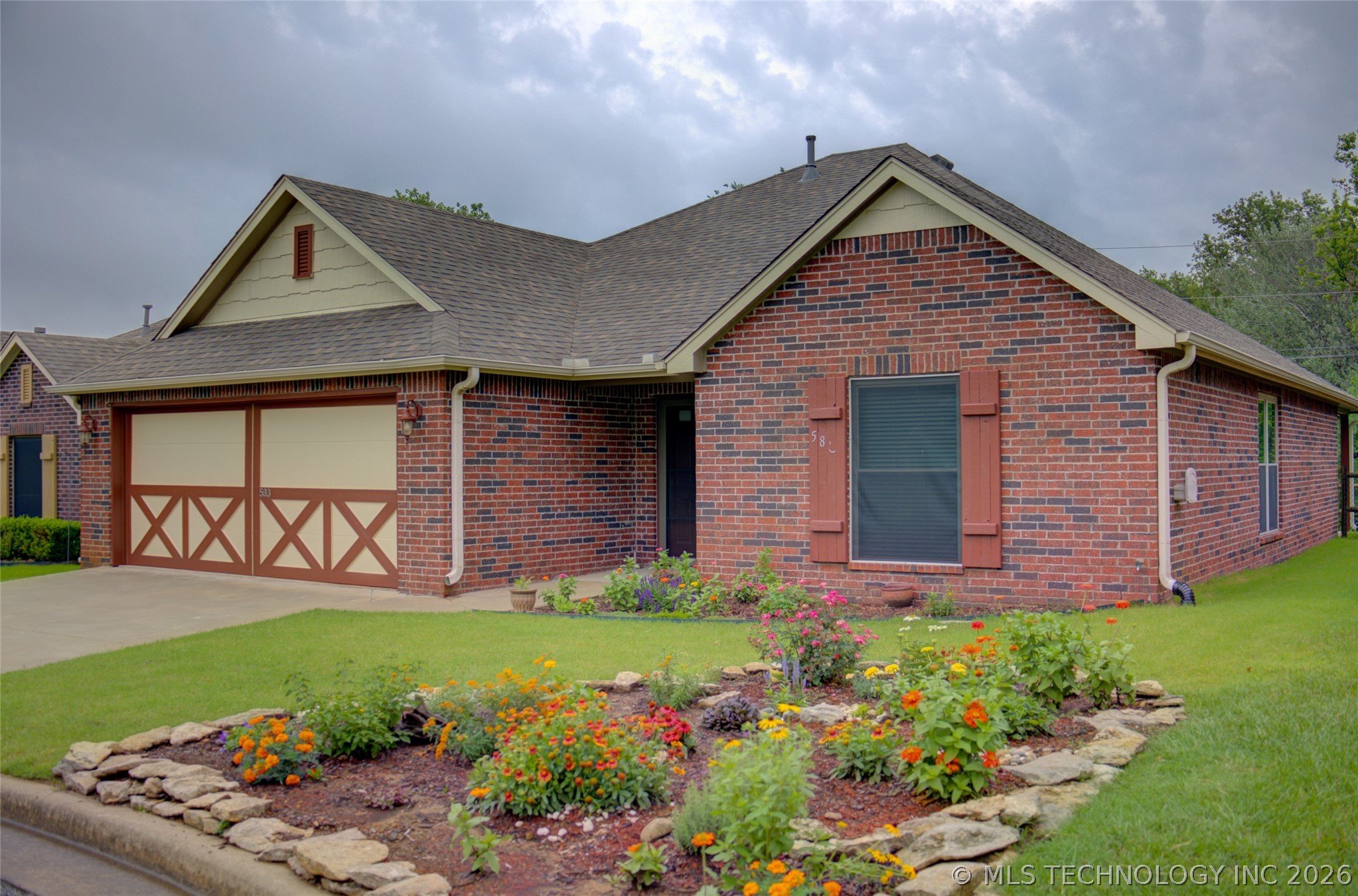 583 S 22nd Place — photo