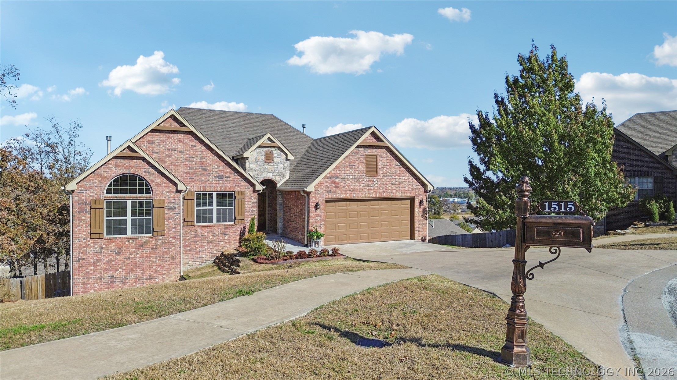 1515 Emily Circle — photo