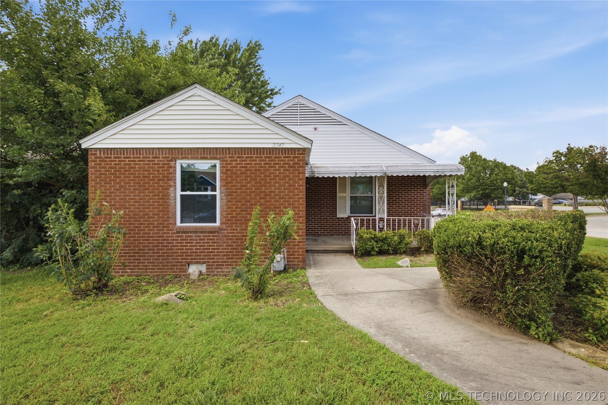 2747 E 4th Street, Tulsa, OK 74104 — photo 2