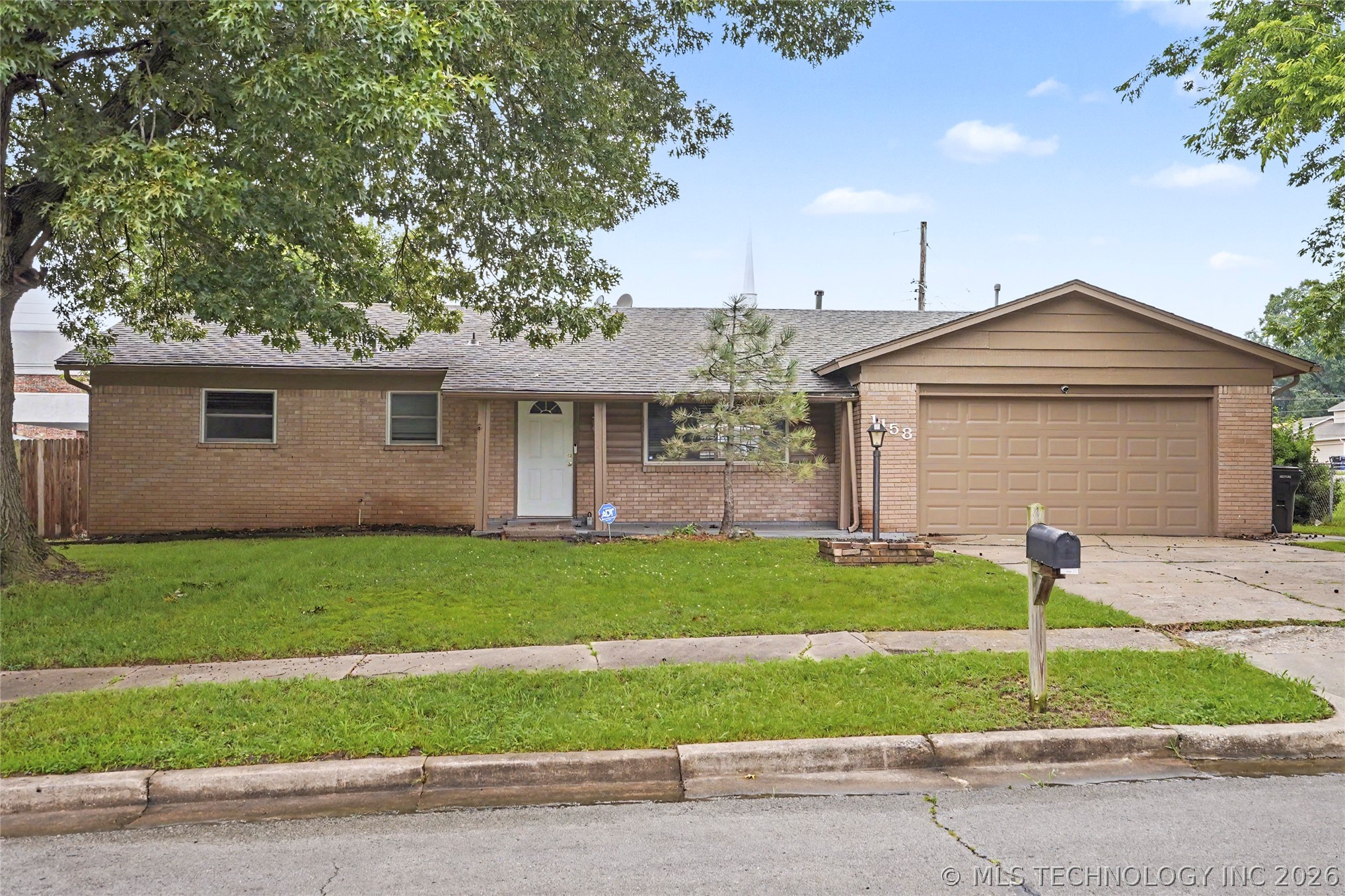 1158 N Hickory Place — photo