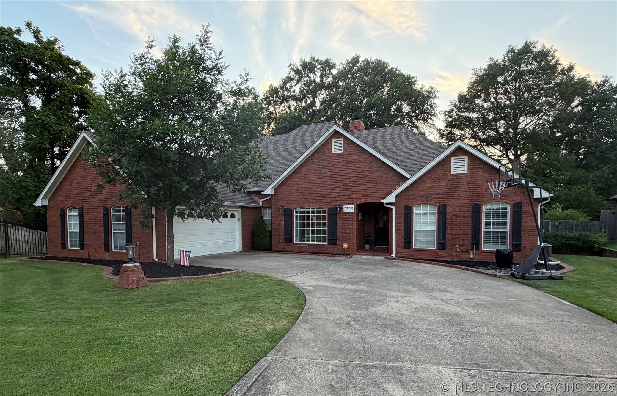 2507 Bacon Court — photo
