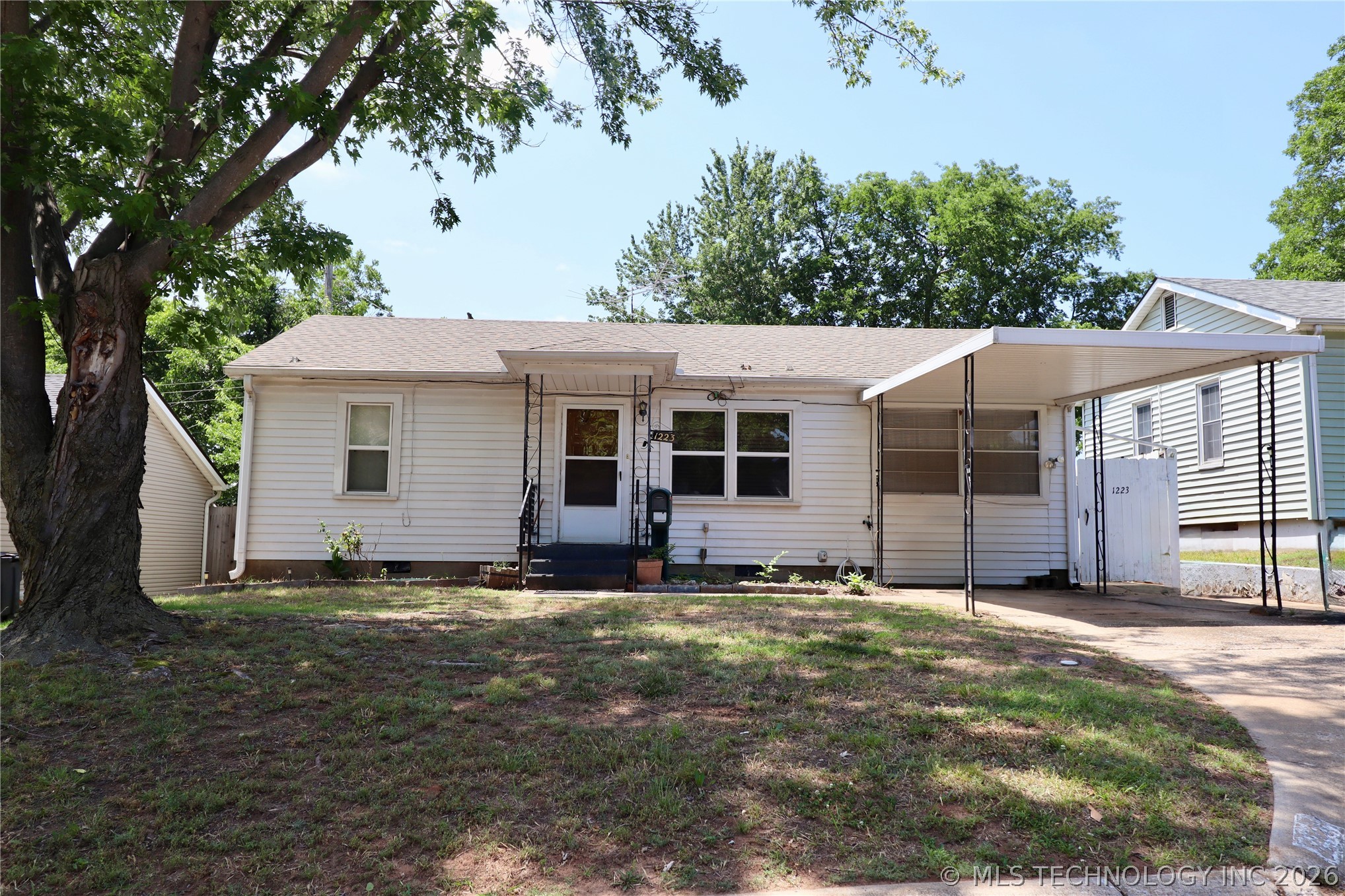 1223 Carol Drive — photo
