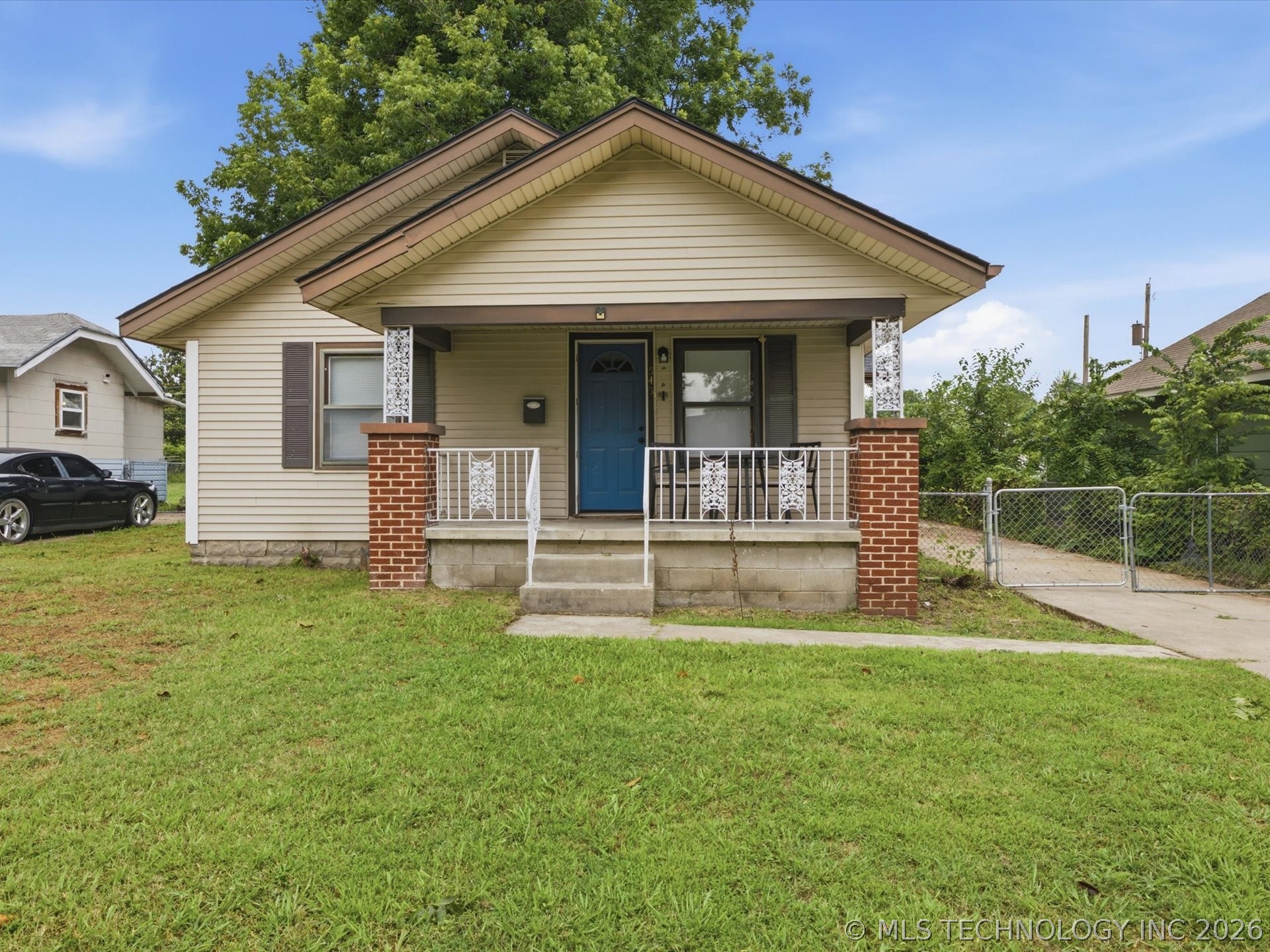 545 E Young Street — photo