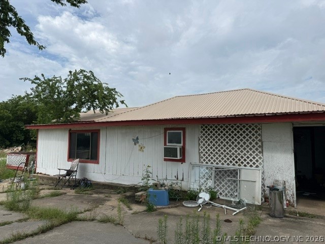 4757 Dundee — photo