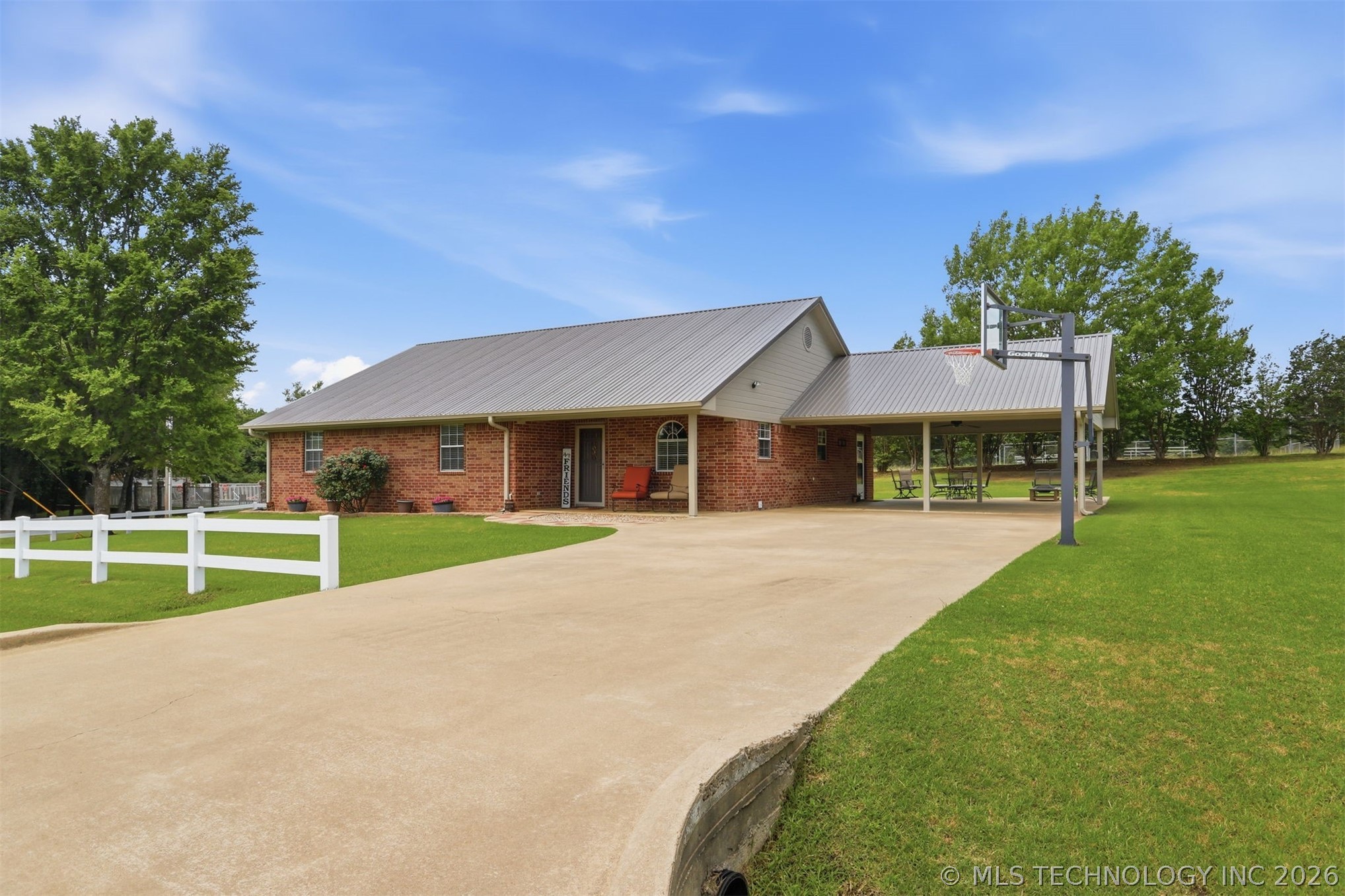 11305 Timber Oak Court — photo
