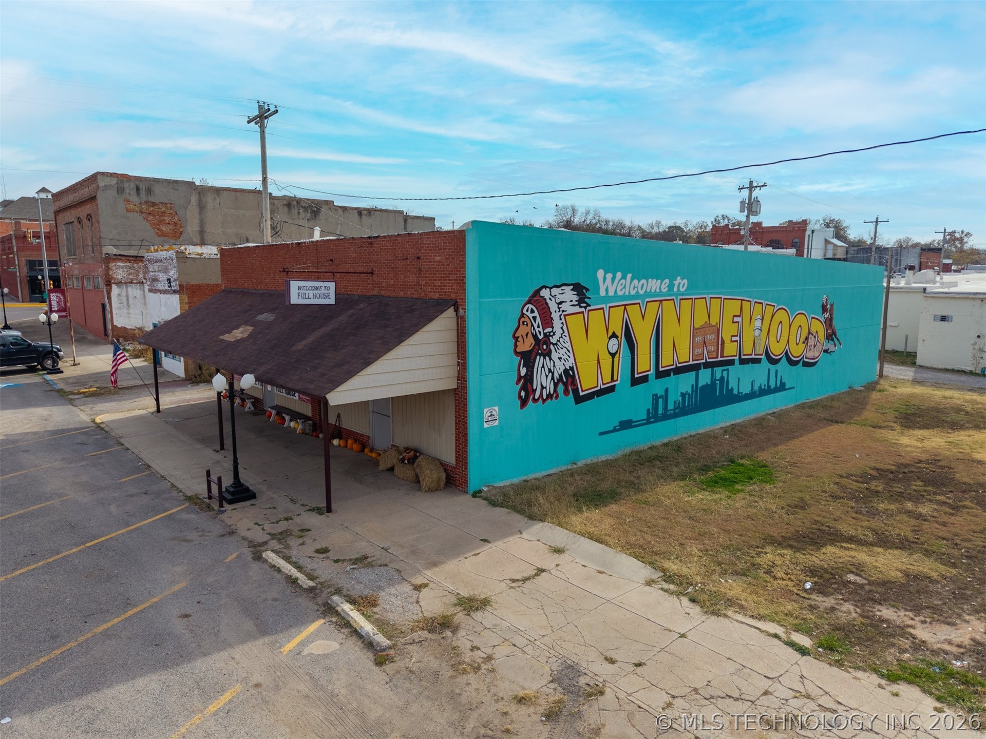 113 W Robert S Kerr — photo