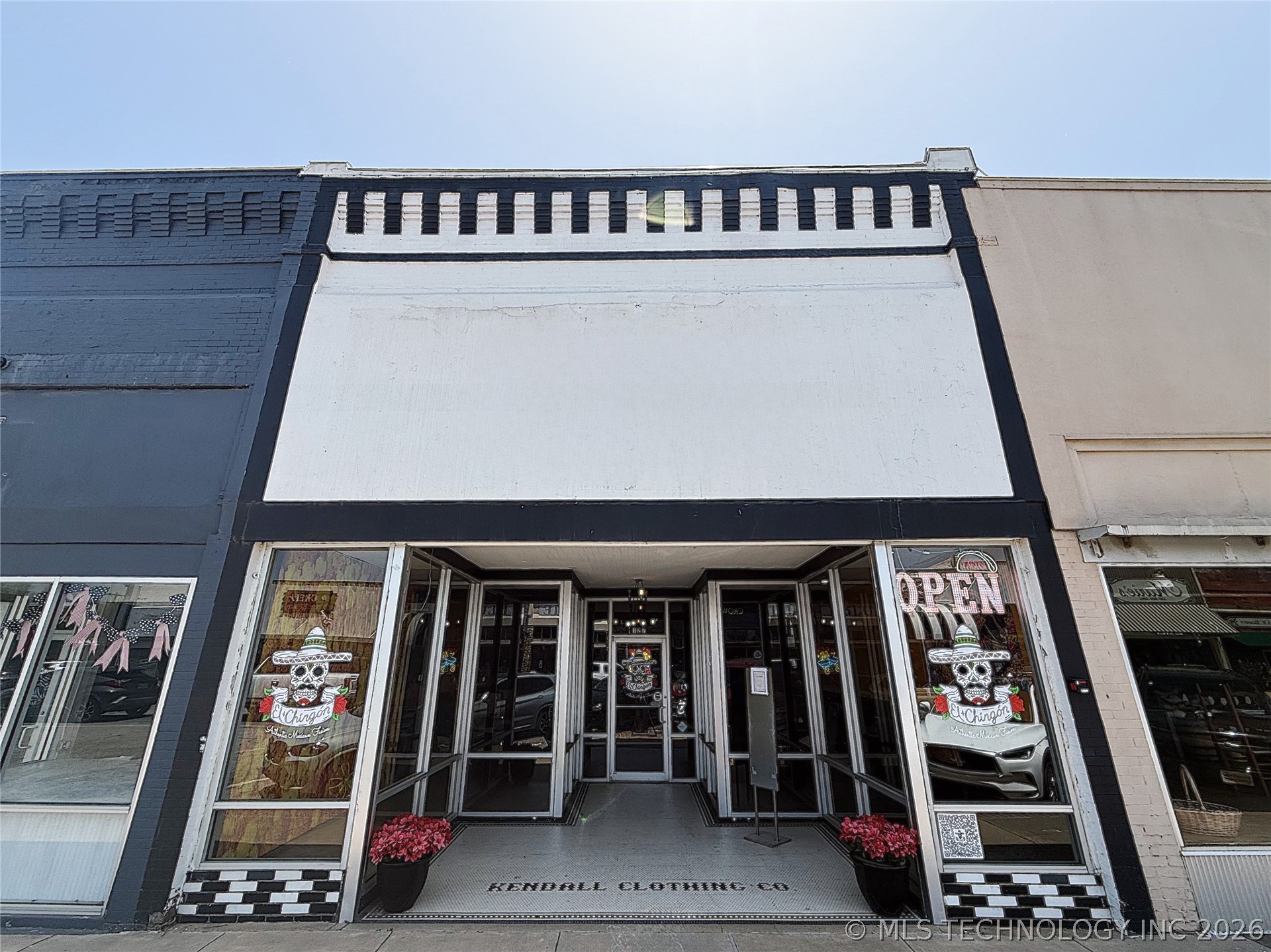 127 W Main — photo