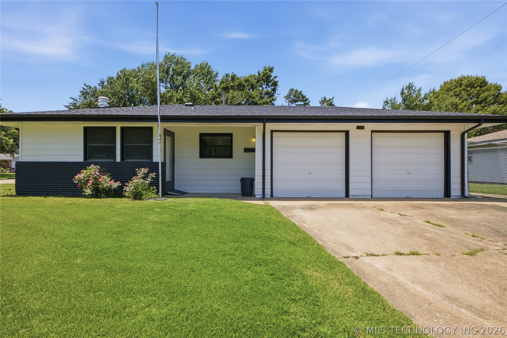 501 Warwick Drive — photo