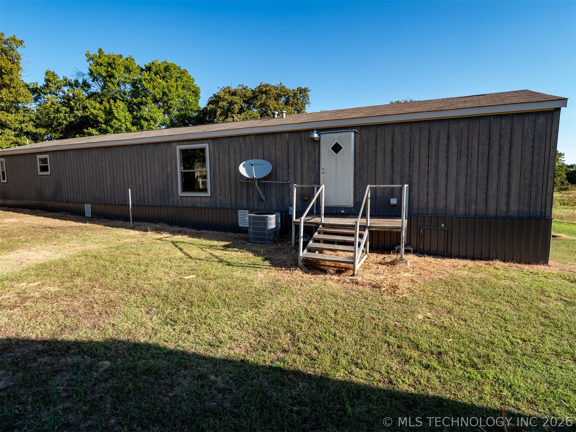 11137 Snell — photo