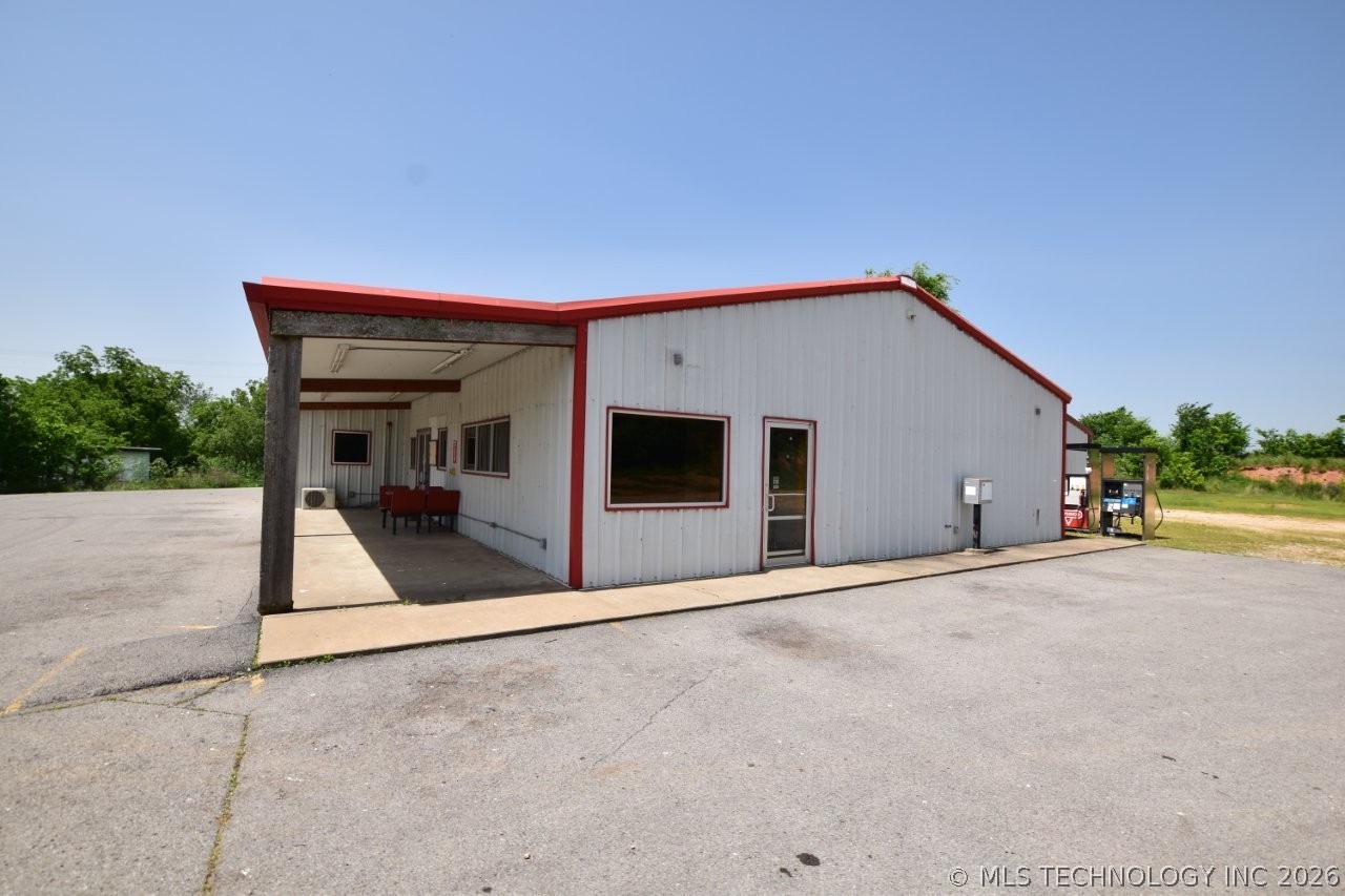 75174 Hwy 59 — photo
