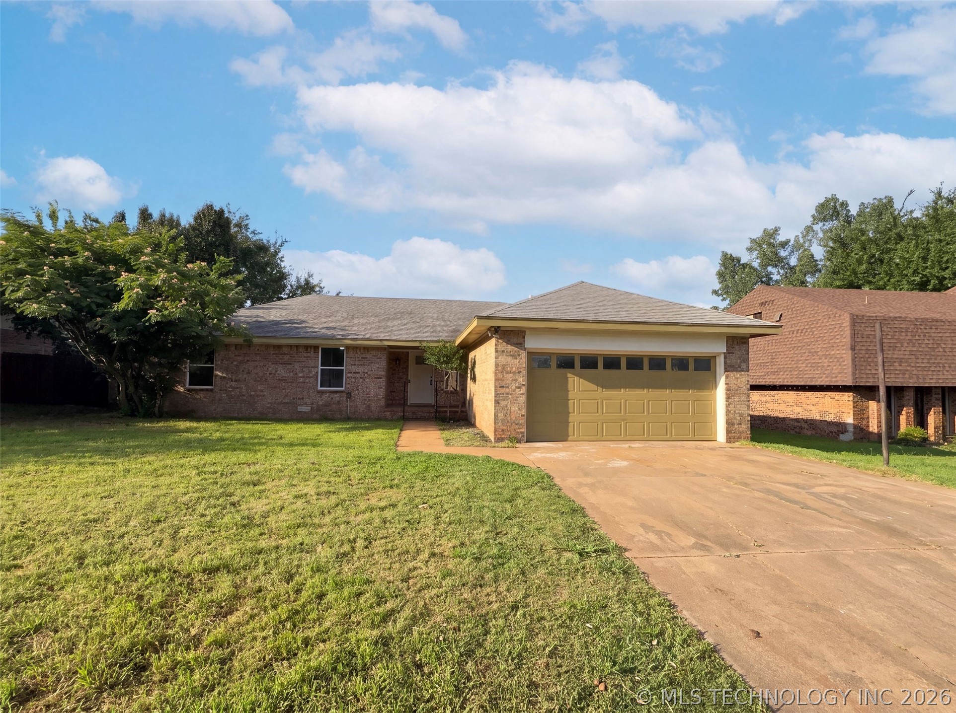 1123 E Willham Drive — photo