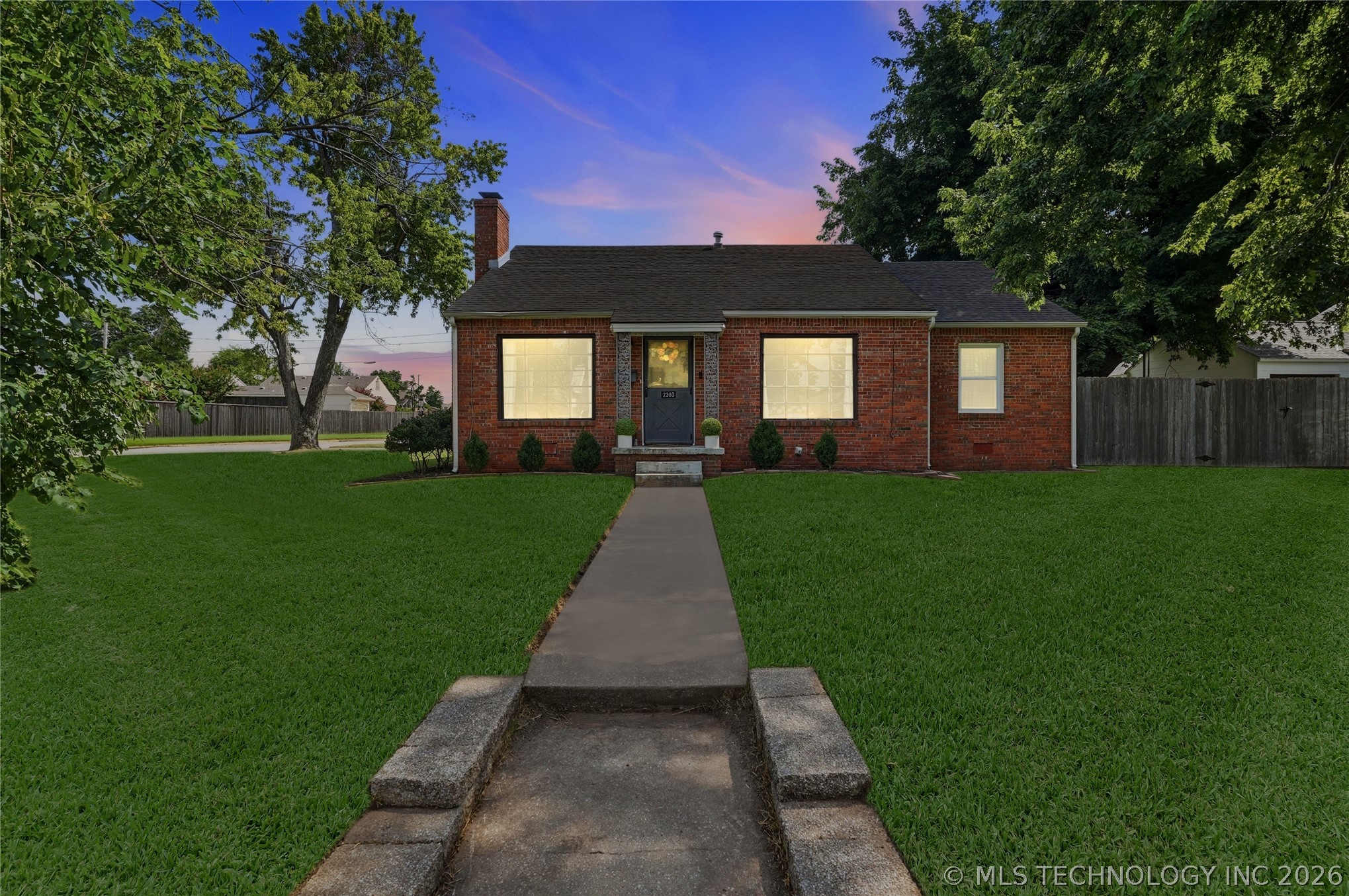 2303 S Delaware Court — photo