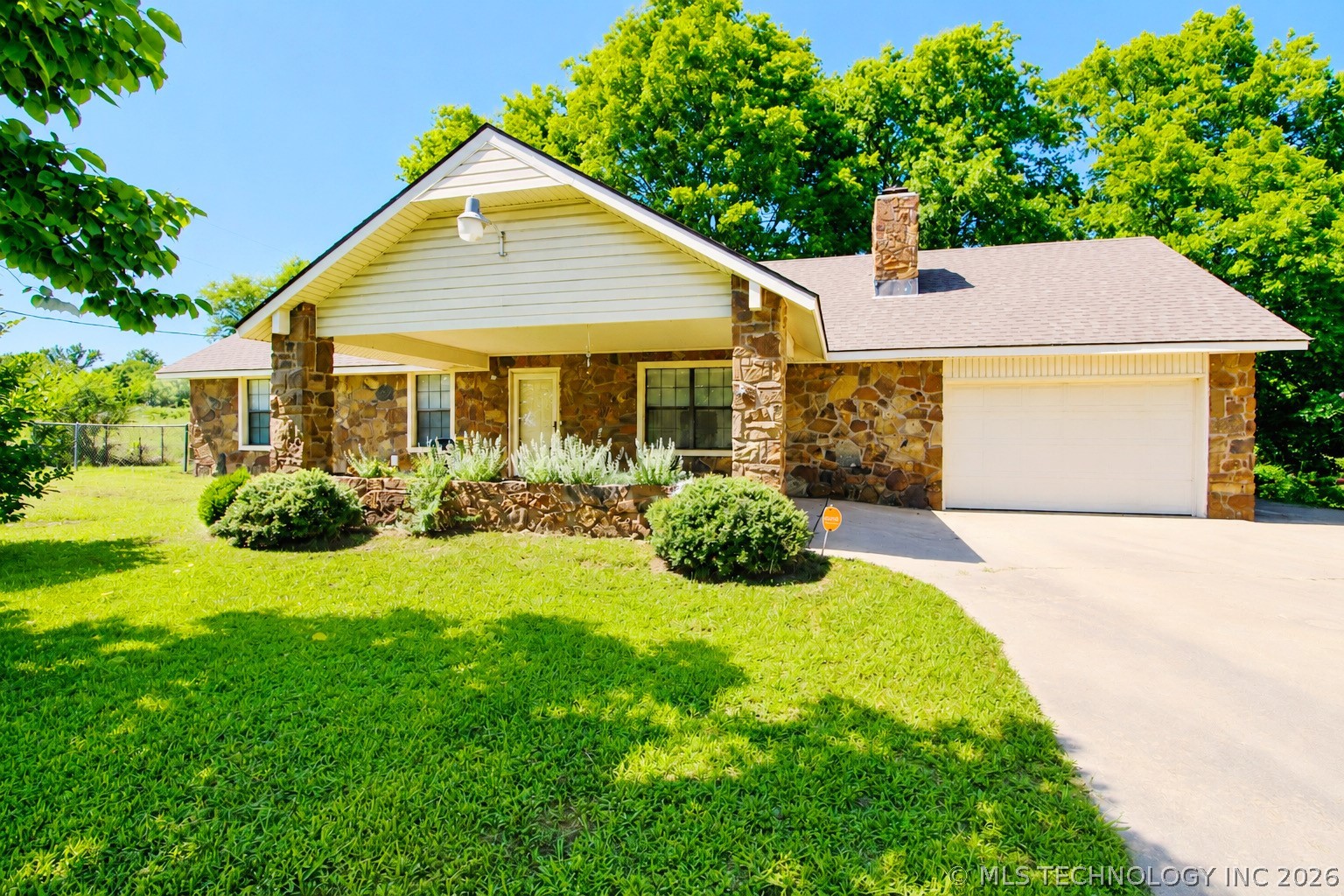 15895 Briar Road — photo