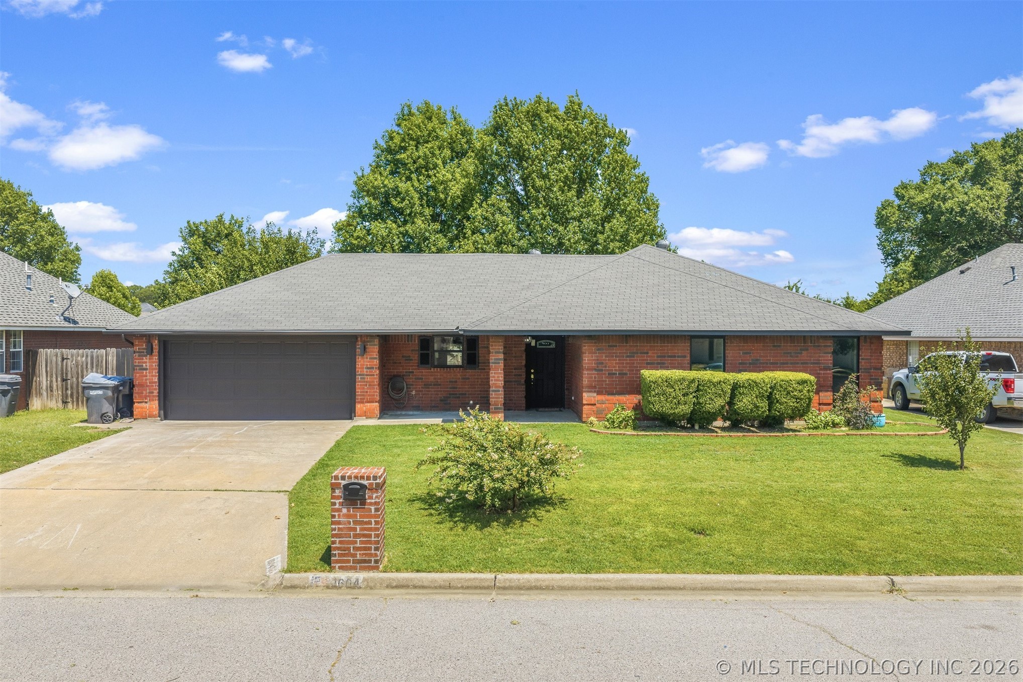1604 Southern Hills — photo