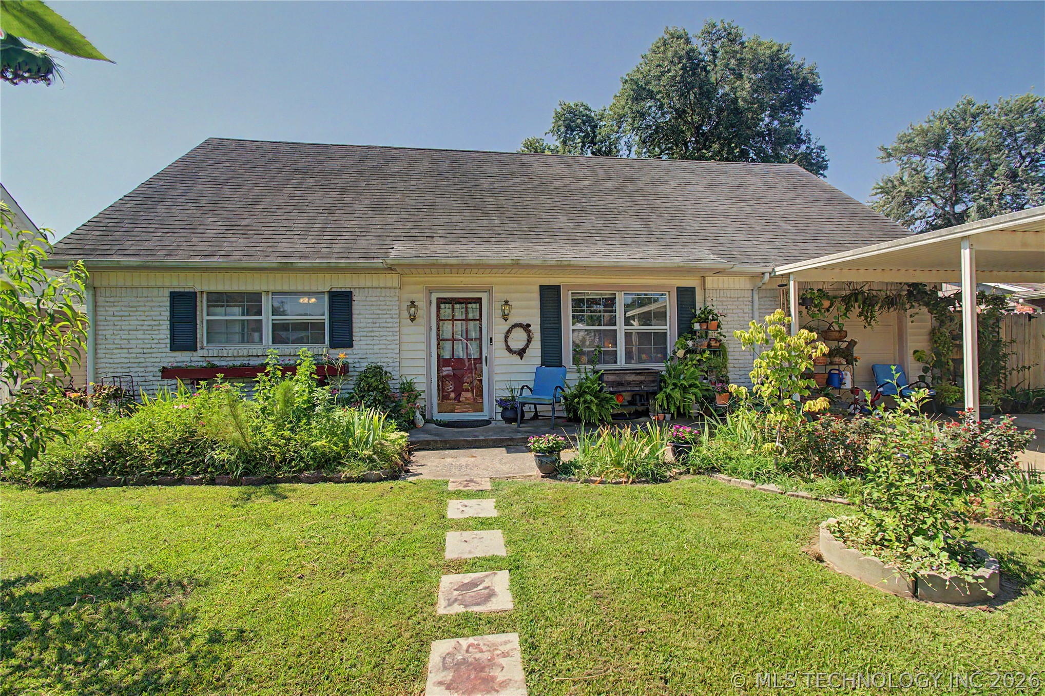 309 Carlton Way — photo