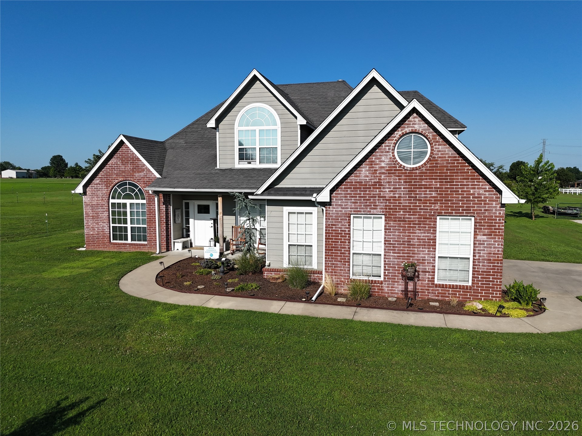 12729 Woodview Court — photo