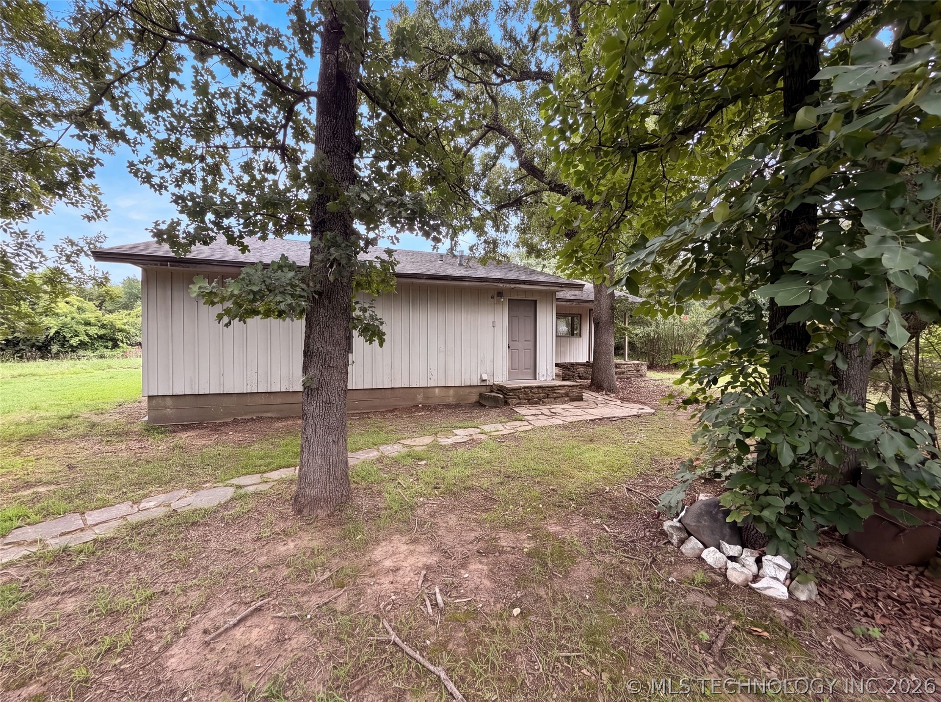 430225 E 1155 Road — photo