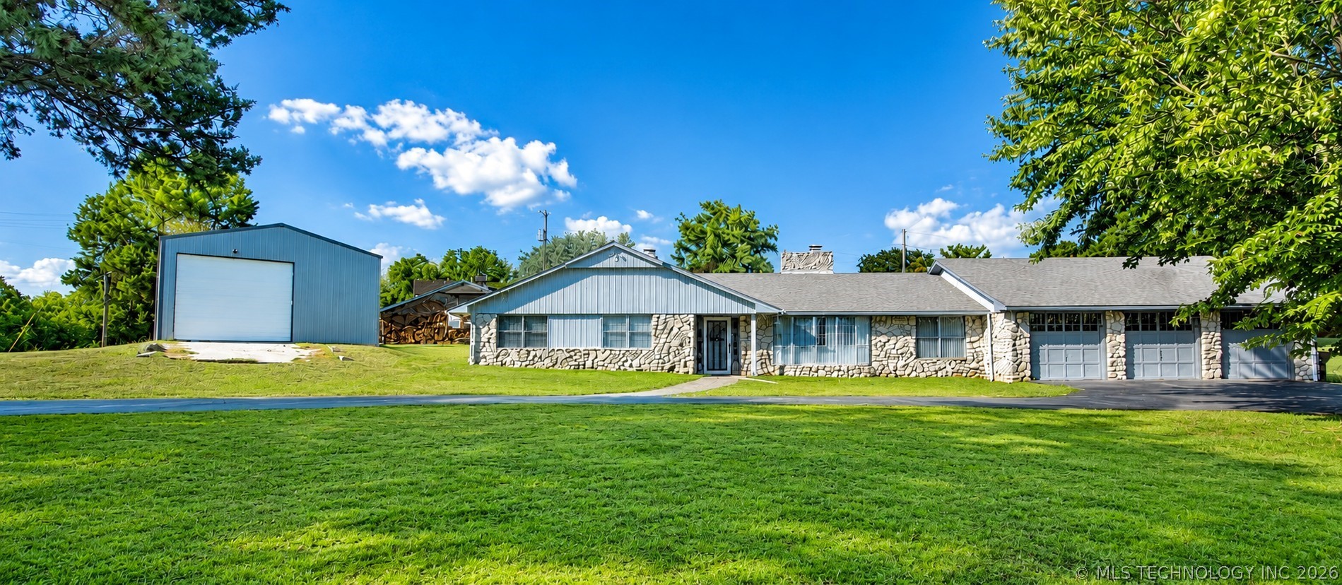533 W Woodland Drive — photo