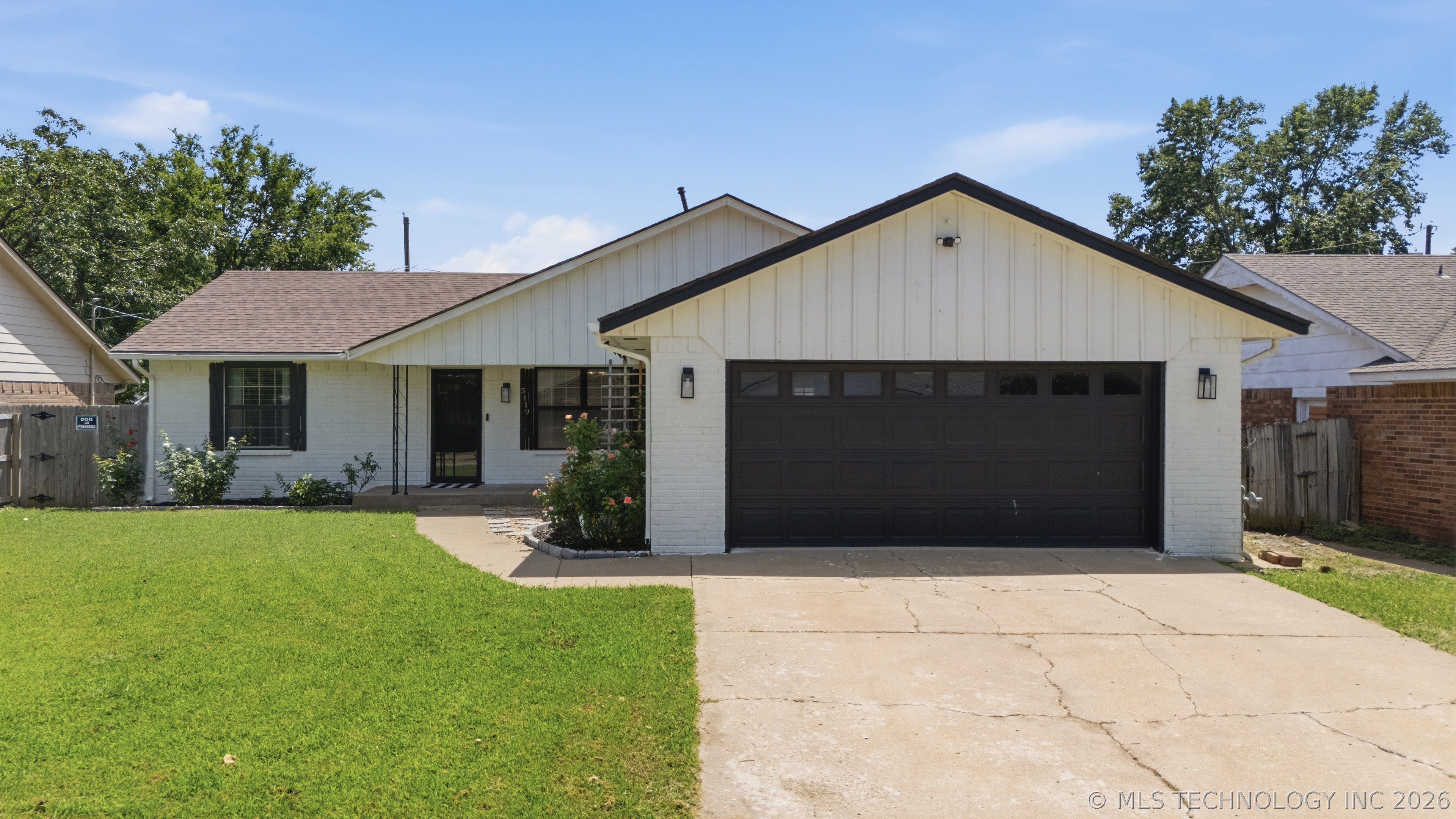 5119 Lynn Road — photo