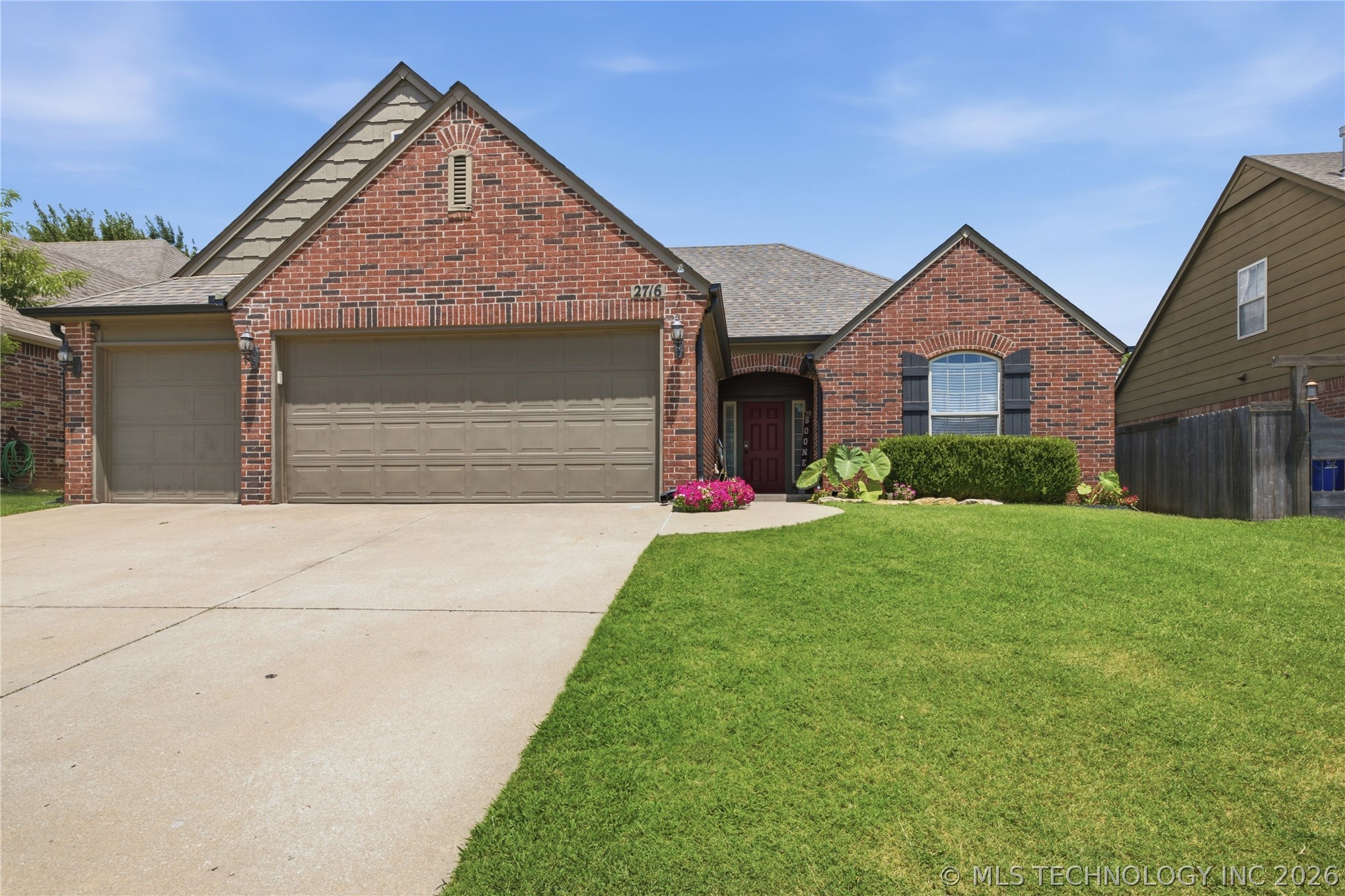 2716 W Pensacola Street — photo