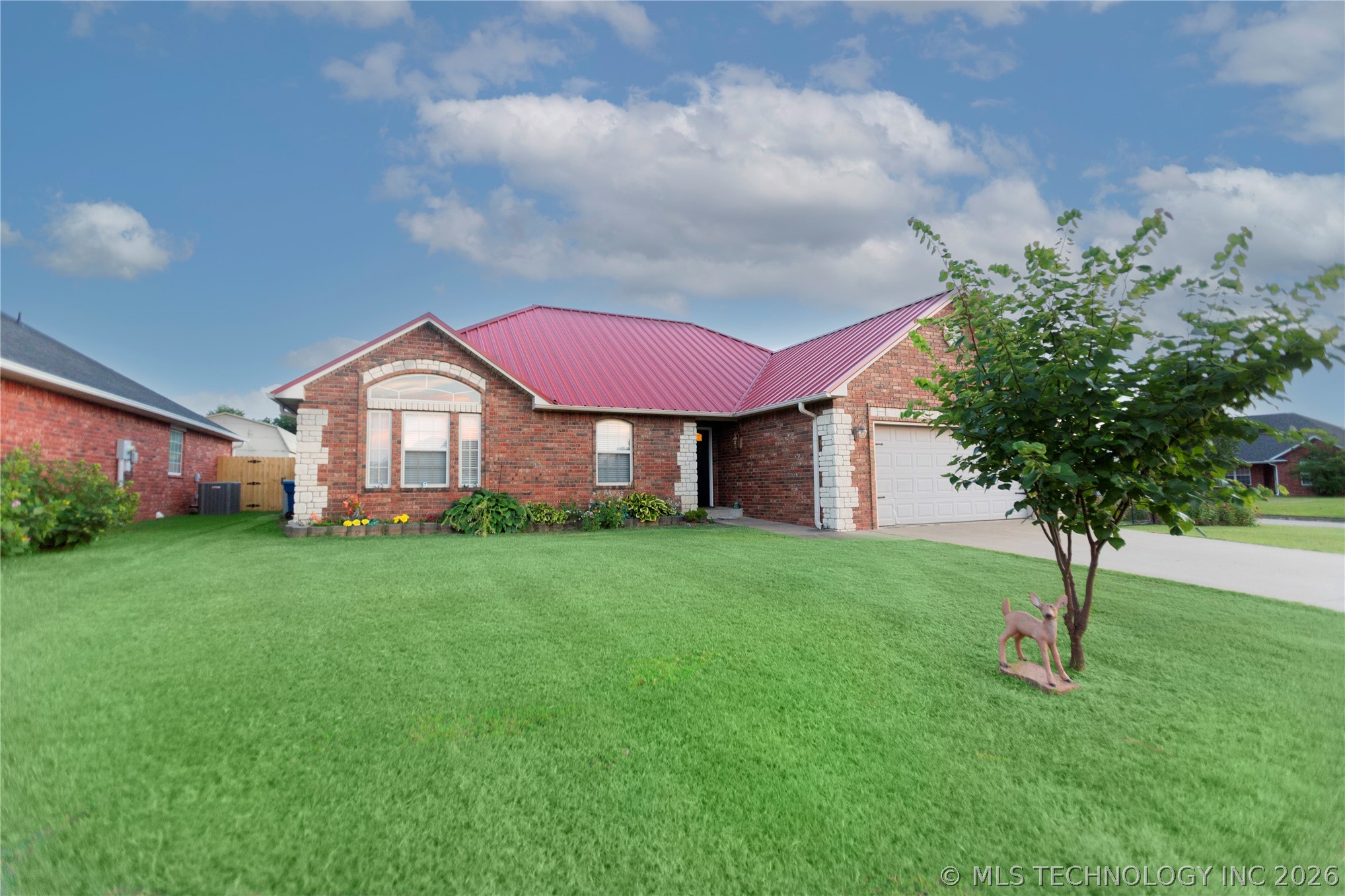 1400 Sweetgum Place — photo