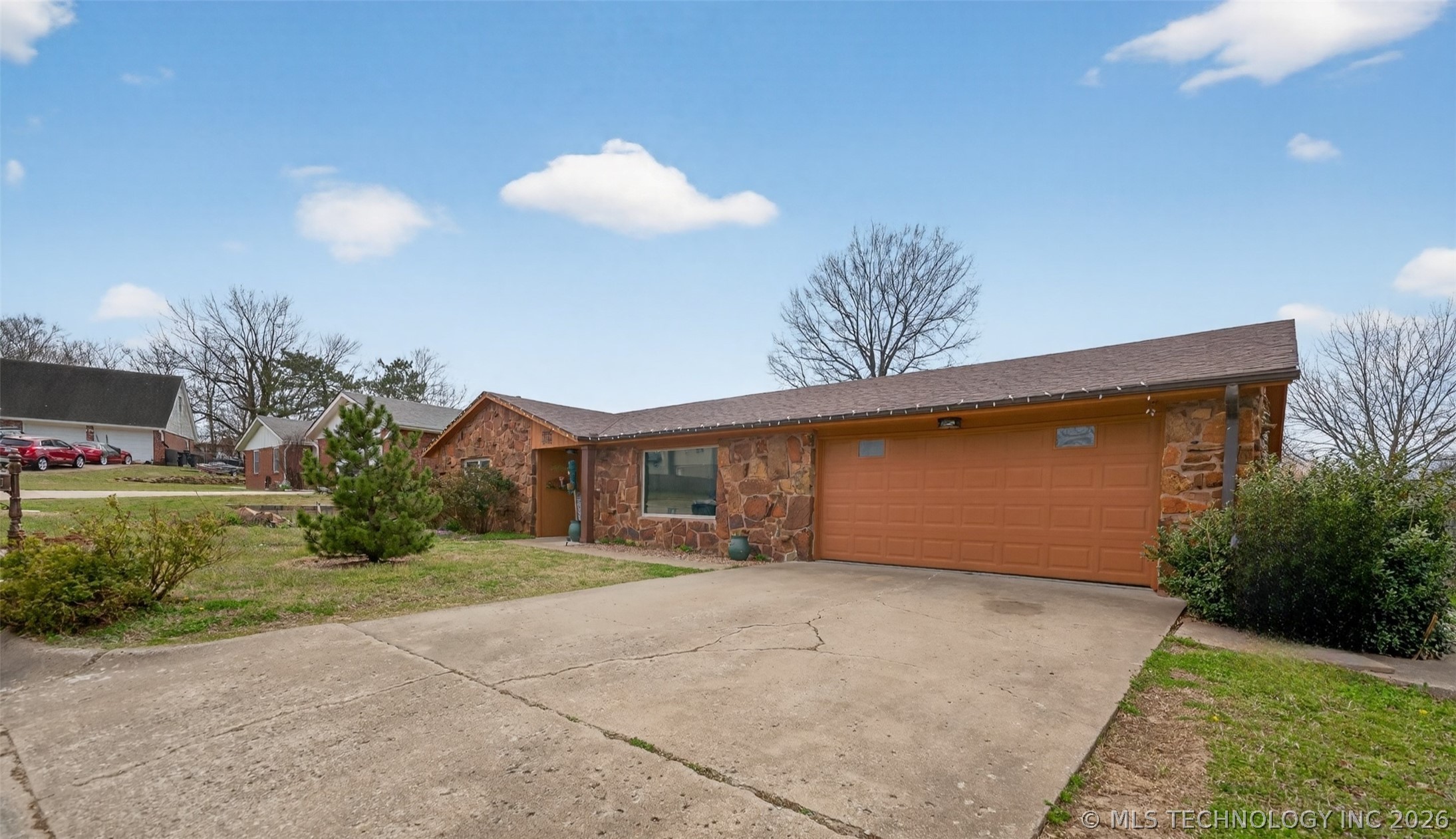 1045 Rolling Meadows — photo