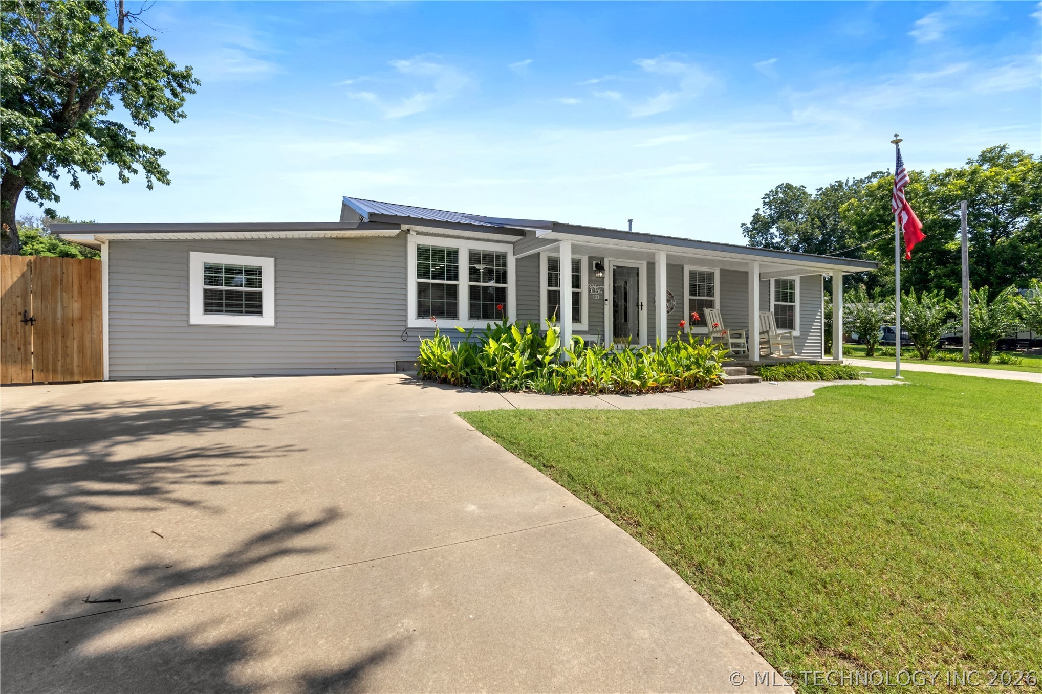 103 E Elm Avenue, Eufaula, OK 74432 — photo 2