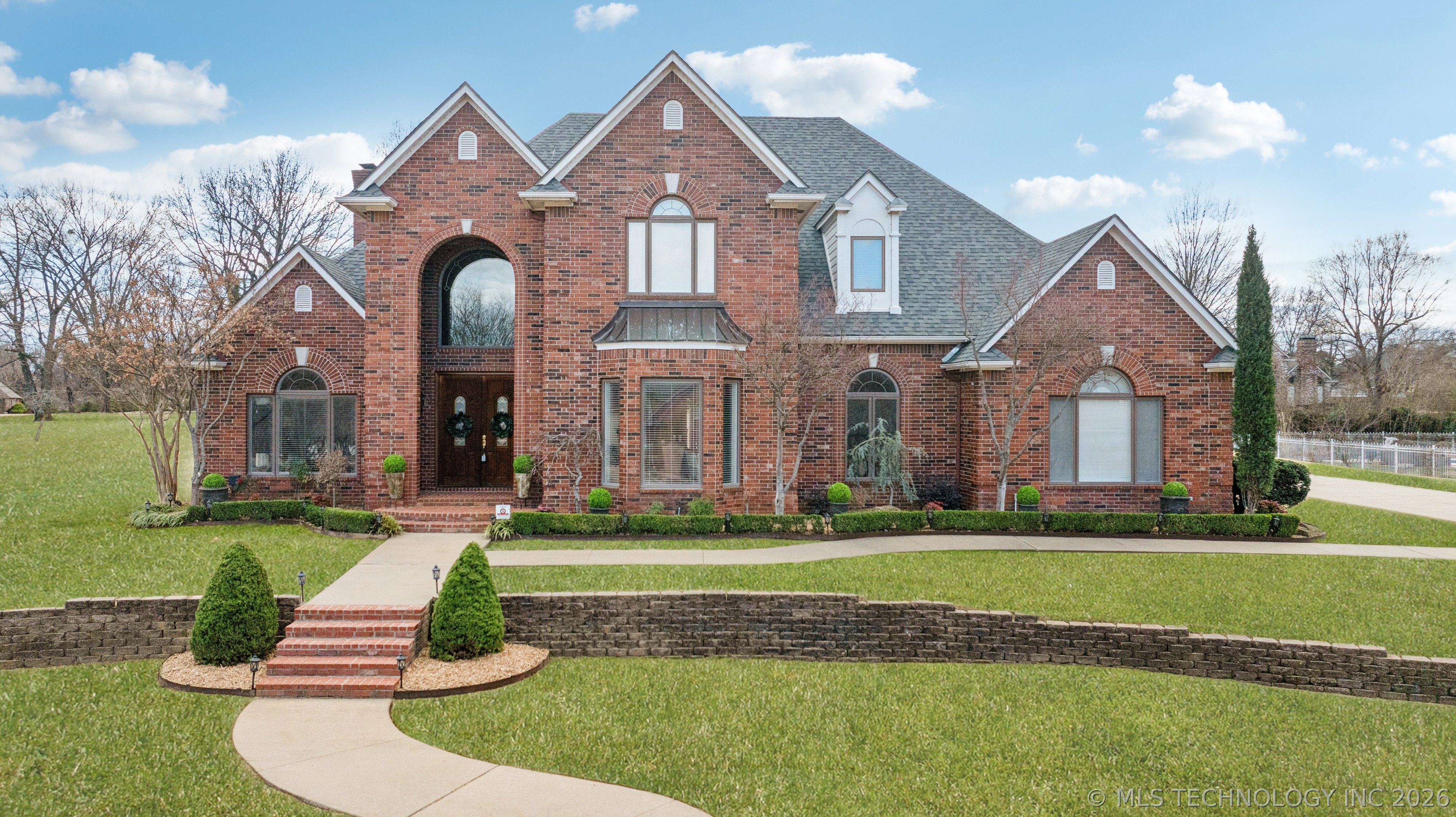 3423 River Bend Road — photo
