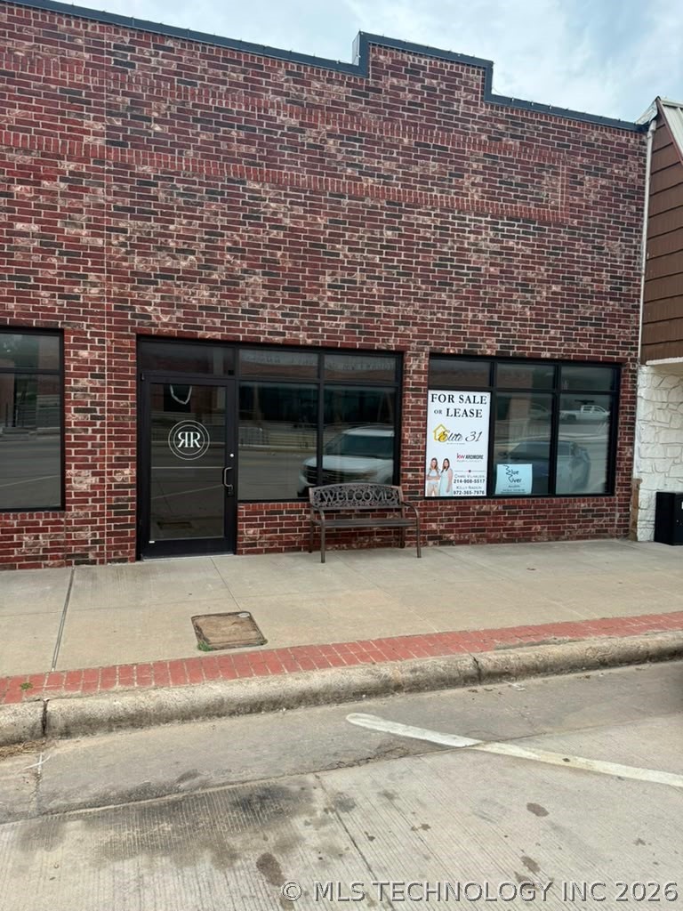318 W Main Street — photo