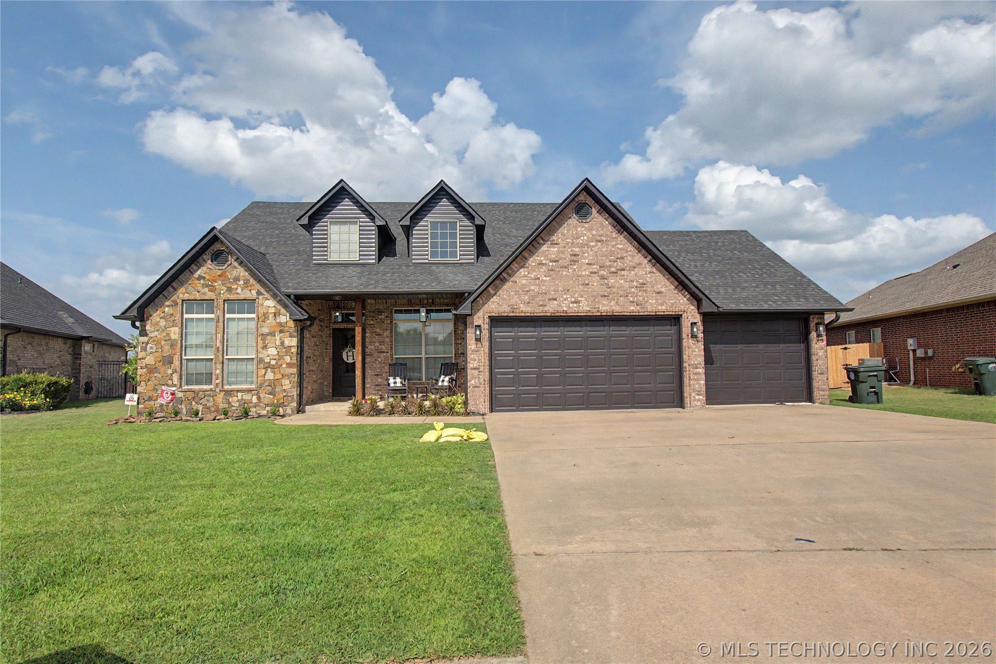 608 Cardinal Road — photo