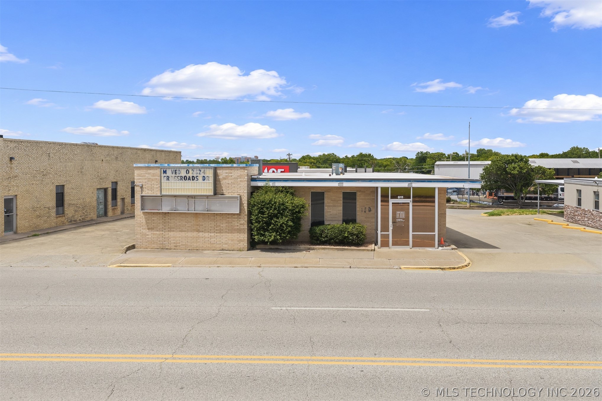 811 W Broadway Street — photo
